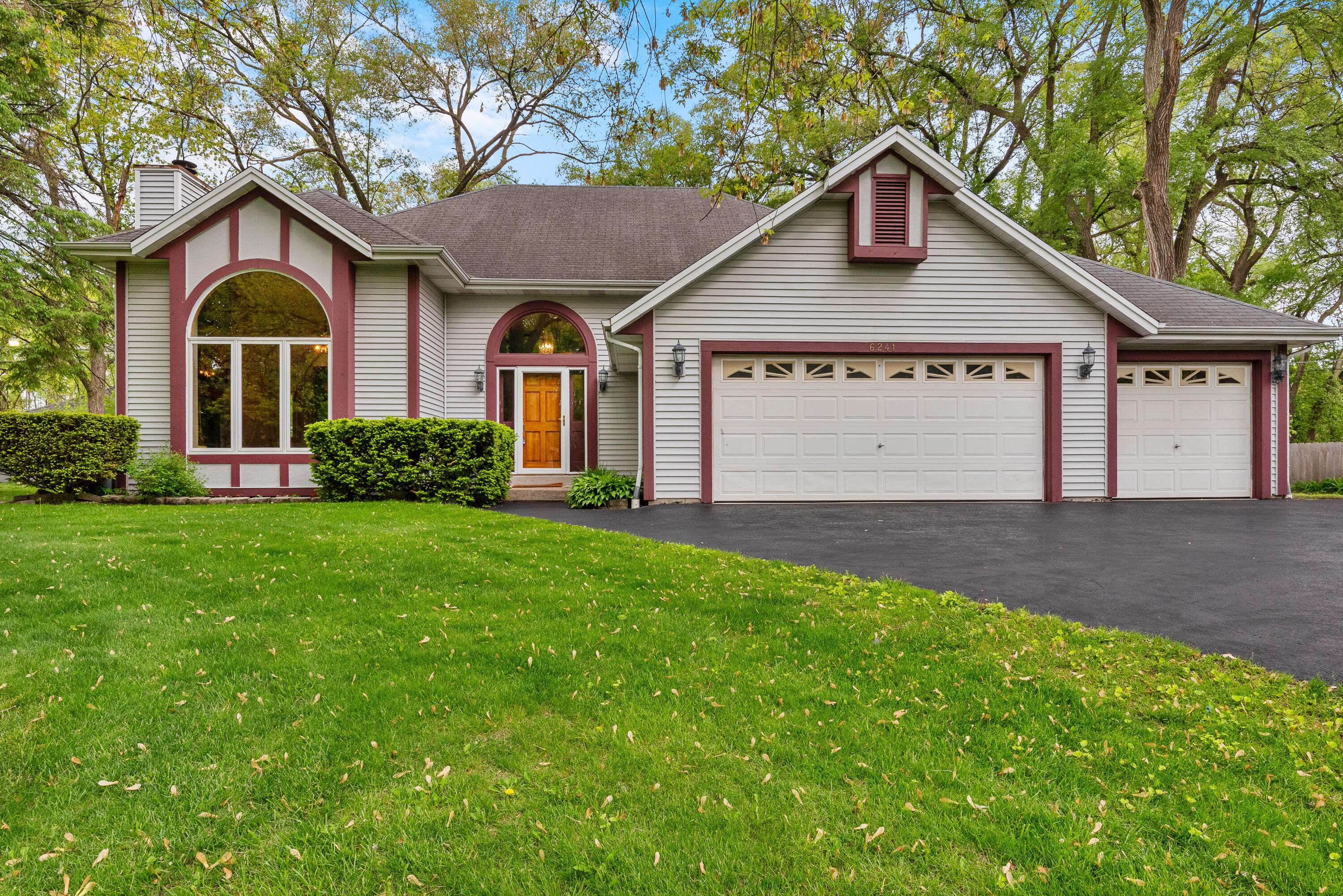 Milwaukee, WI 53225,6241 N 118th St