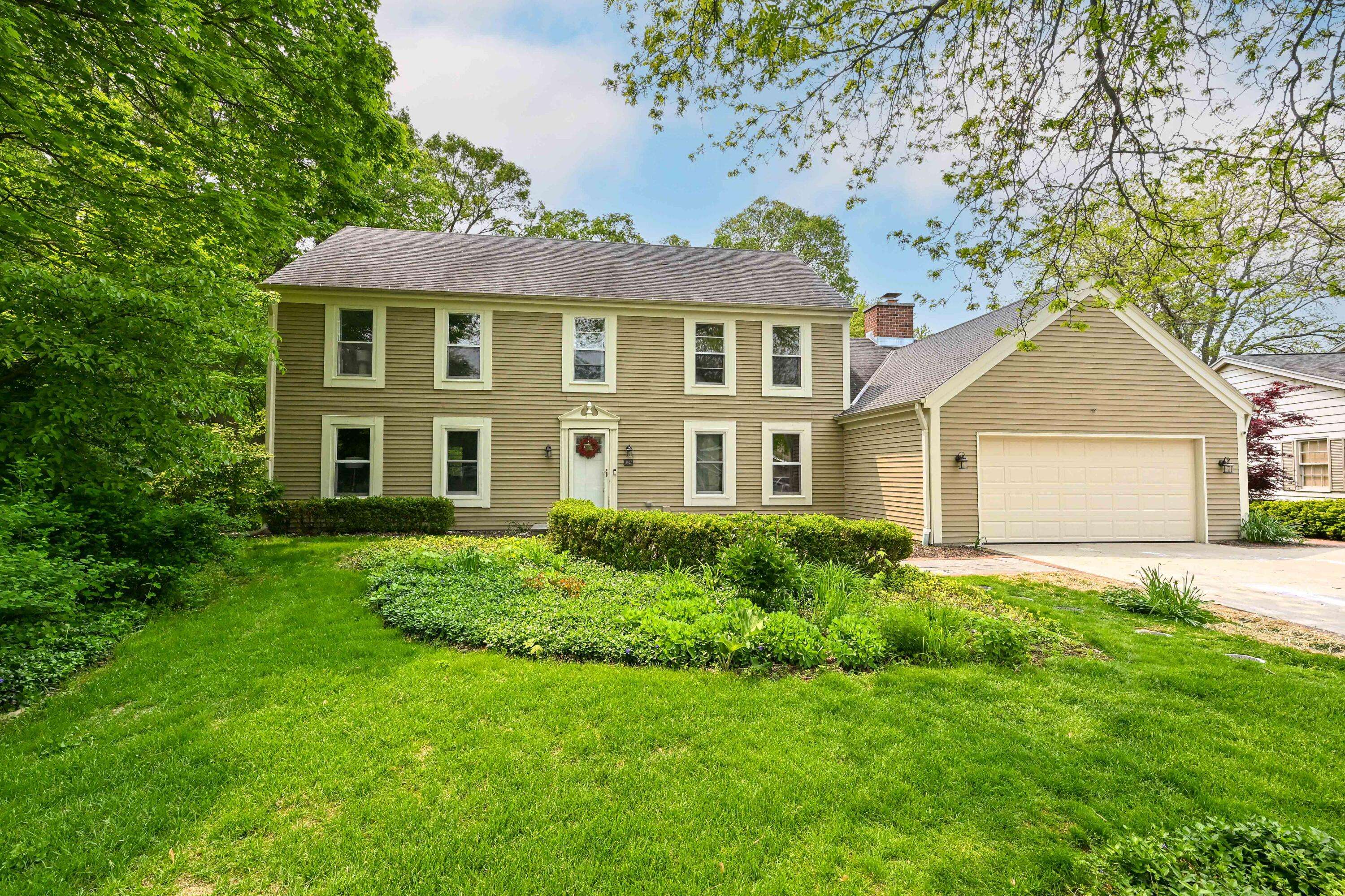 Mequon, WI 53092,3627 W Chantilly Ct