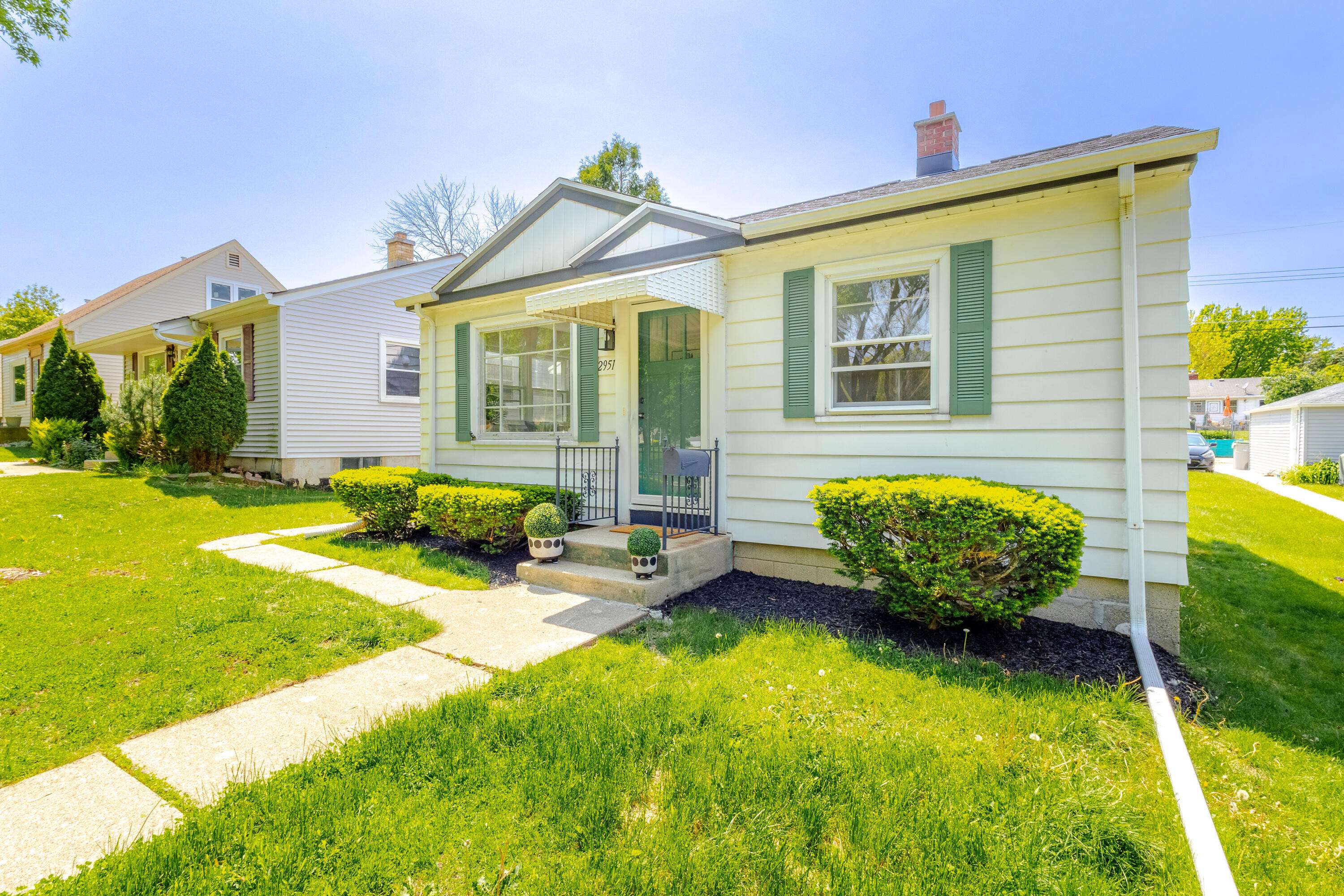 Milwaukee, WI 53219,2951 S 50th St