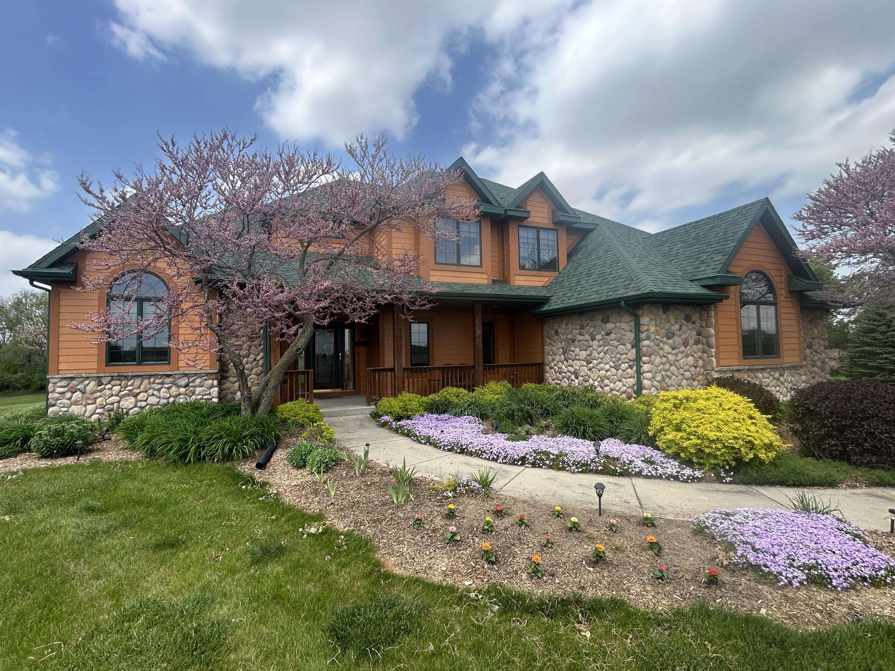 Walworth, WI 53115,N2399 County Road O -