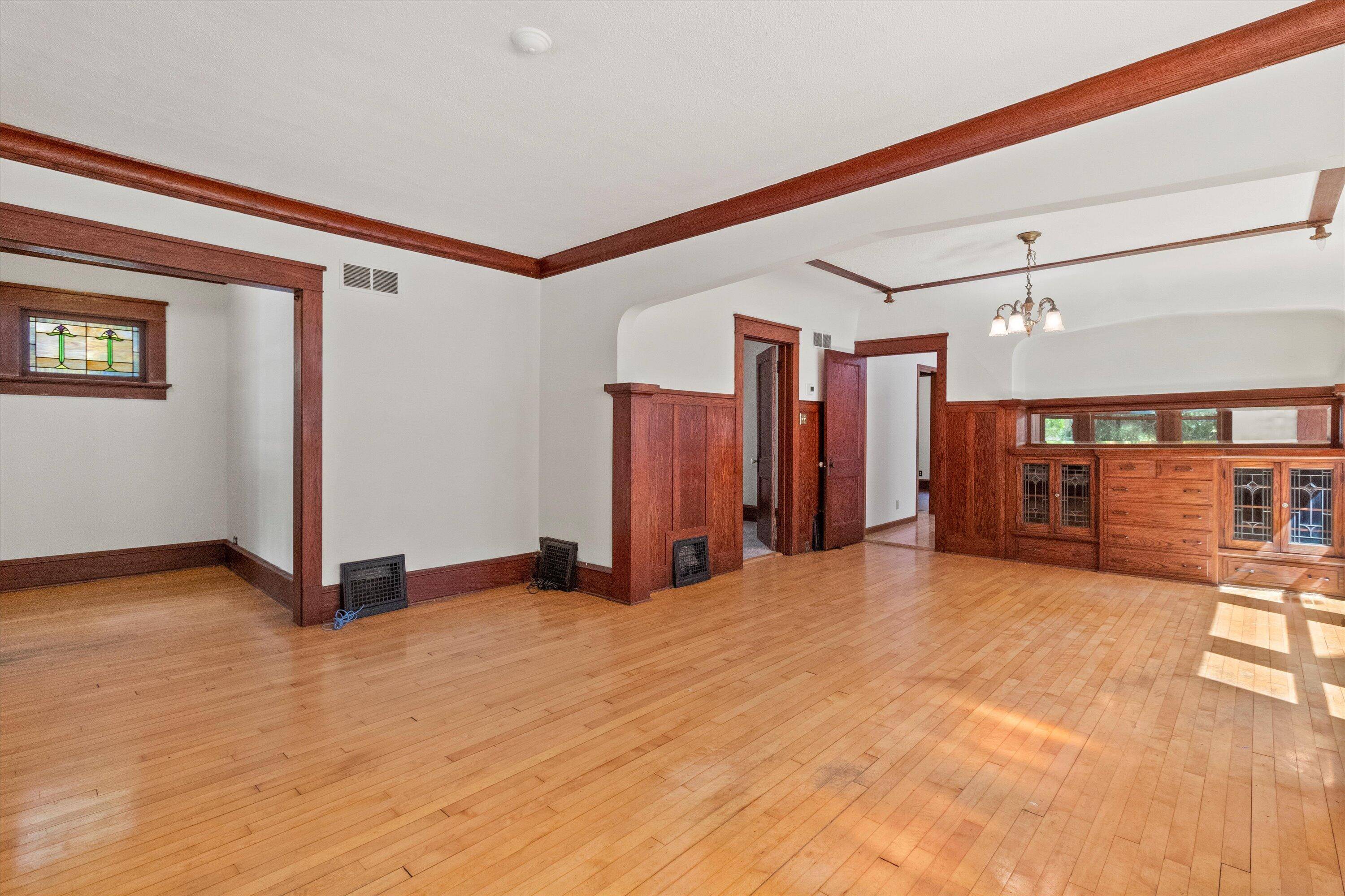 Milwaukee, WI 53207,2112 E Bennett Ave