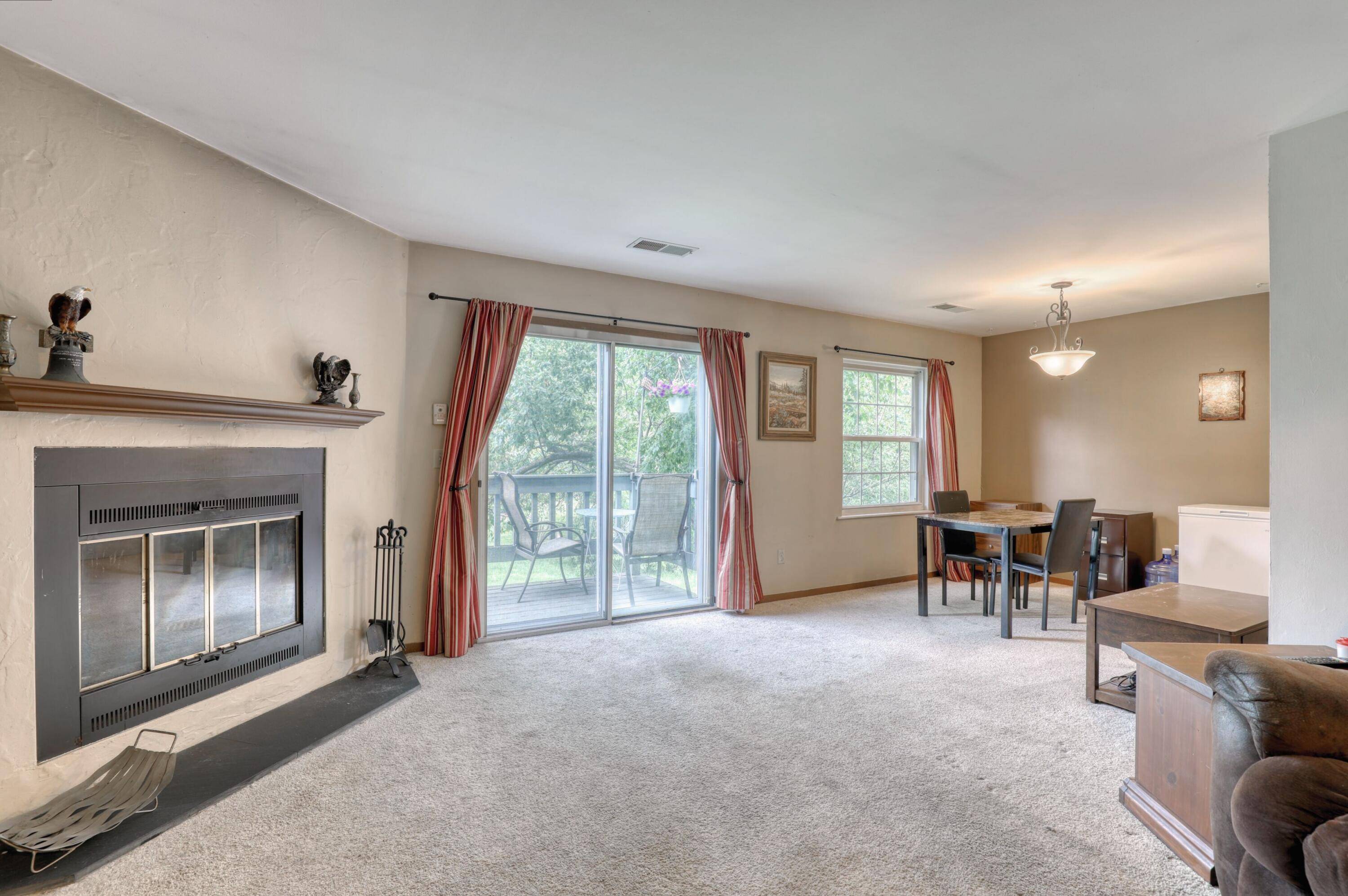 Hartland, WI 53029,735 S Imperial Dr Unit D