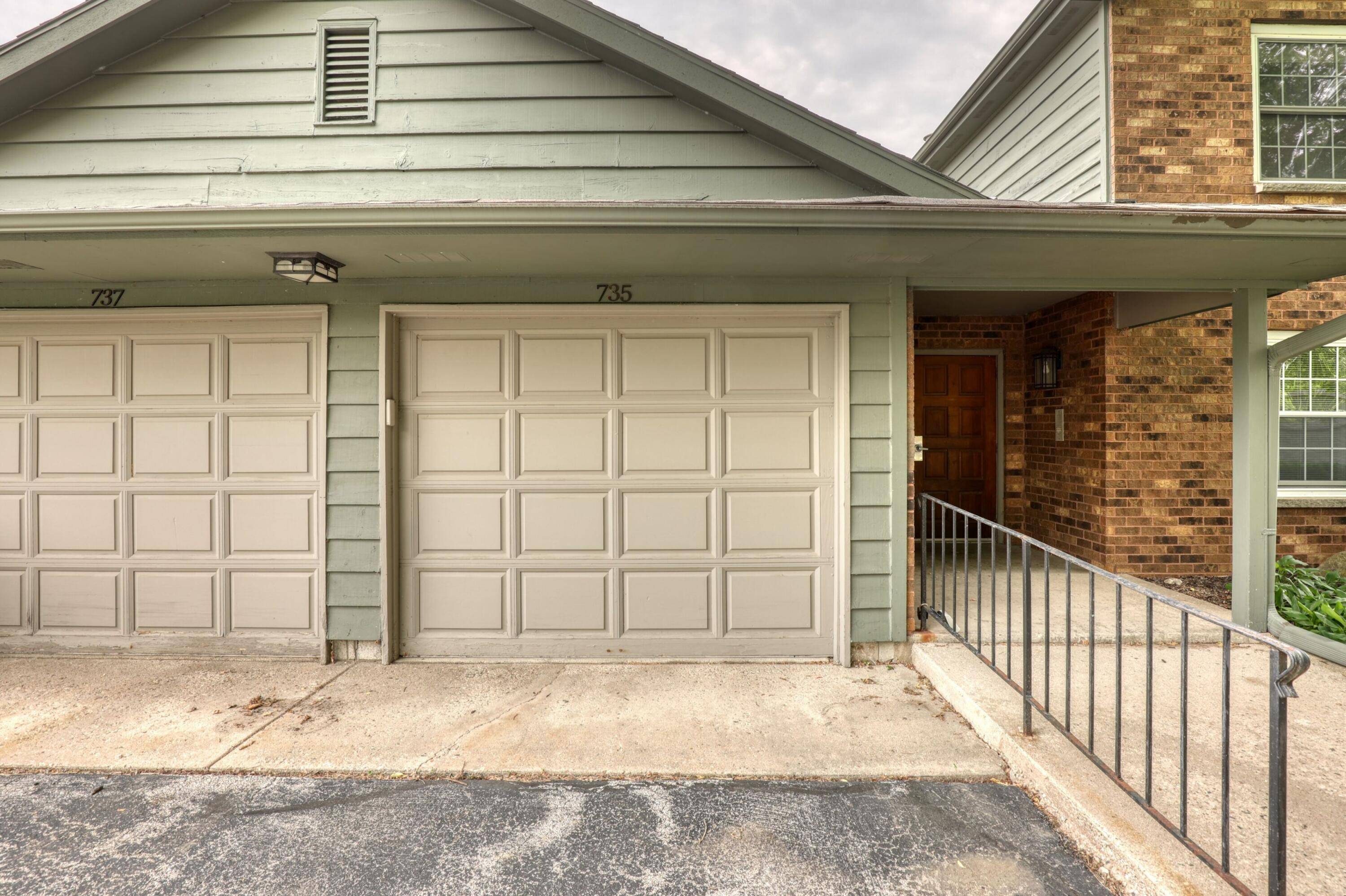 Hartland, WI 53029,735 S Imperial Dr Unit D
