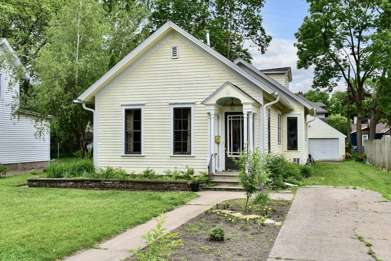 Winona, MN 55987,415 7th St W