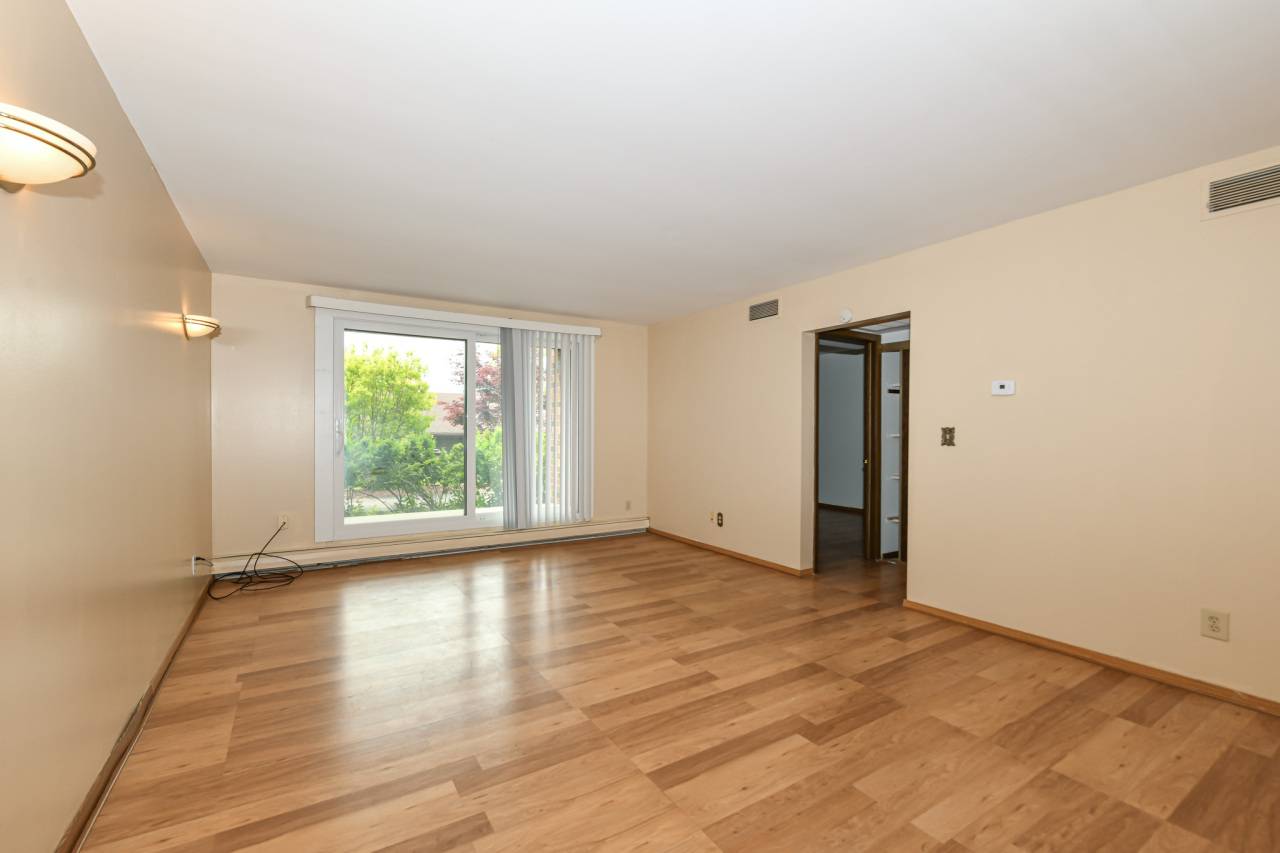 Glendale, WI 53209,2260 W Good Hope Rd Unit 129