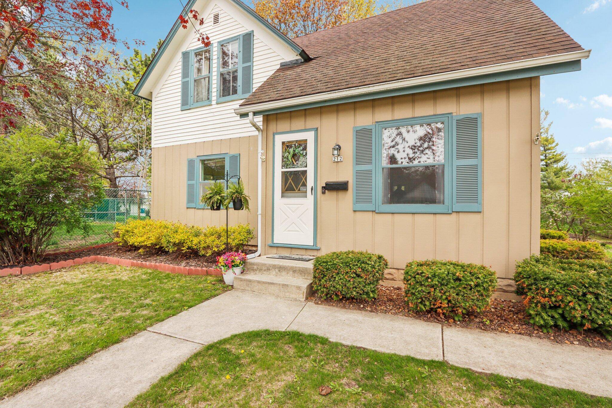 Port Washington, WI 53074,212 S Spring St