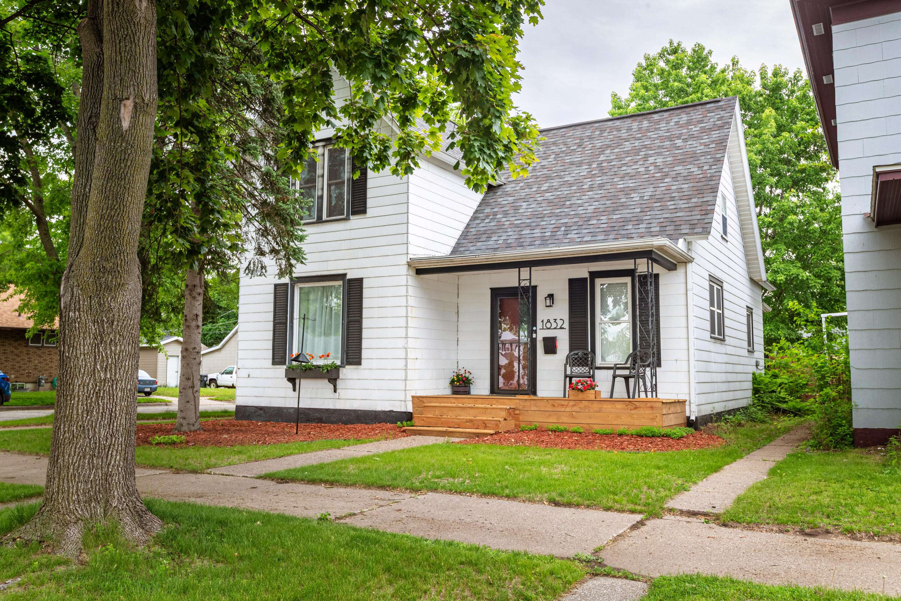 La Crosse, WI 54603,1832 Wood St