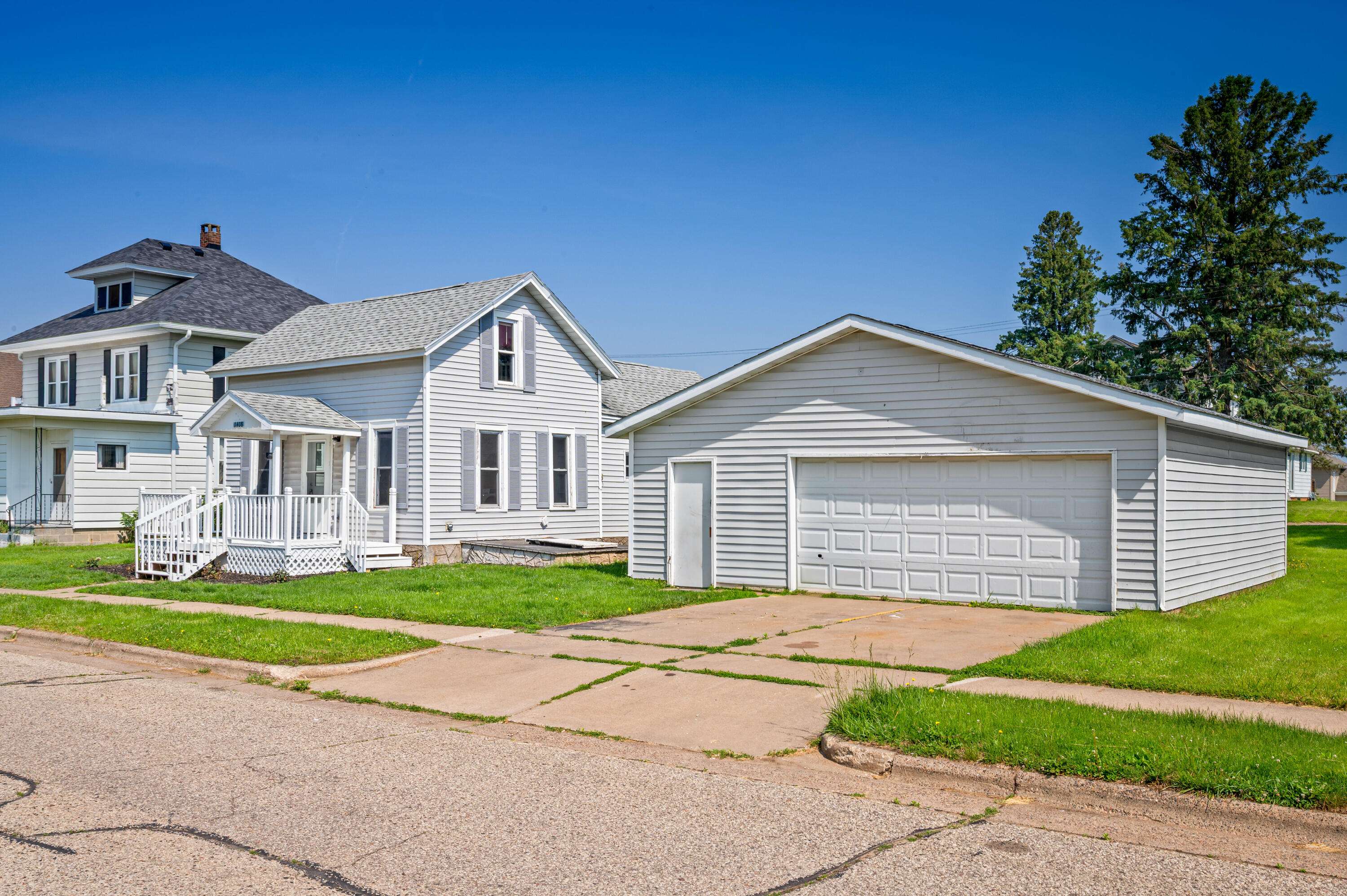 Bangor, WI 54614,1408 James St