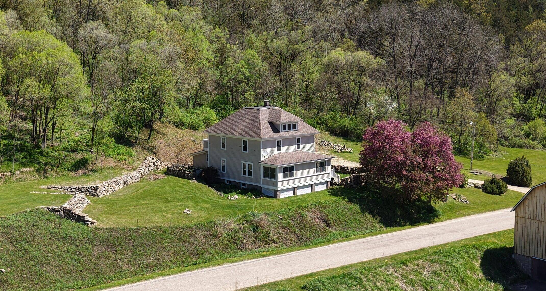 Utica, WI 54655,51888 Johnstown Rd