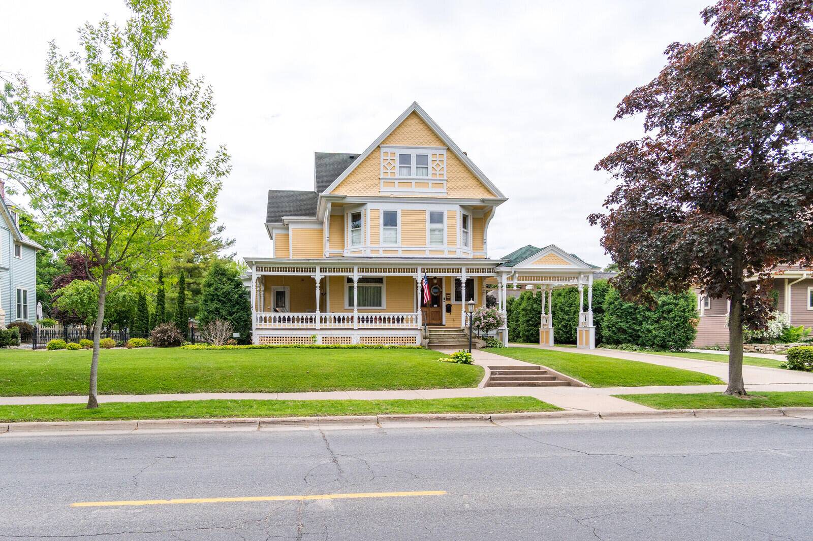 La Crosse, WI 54601,1414 Cass St