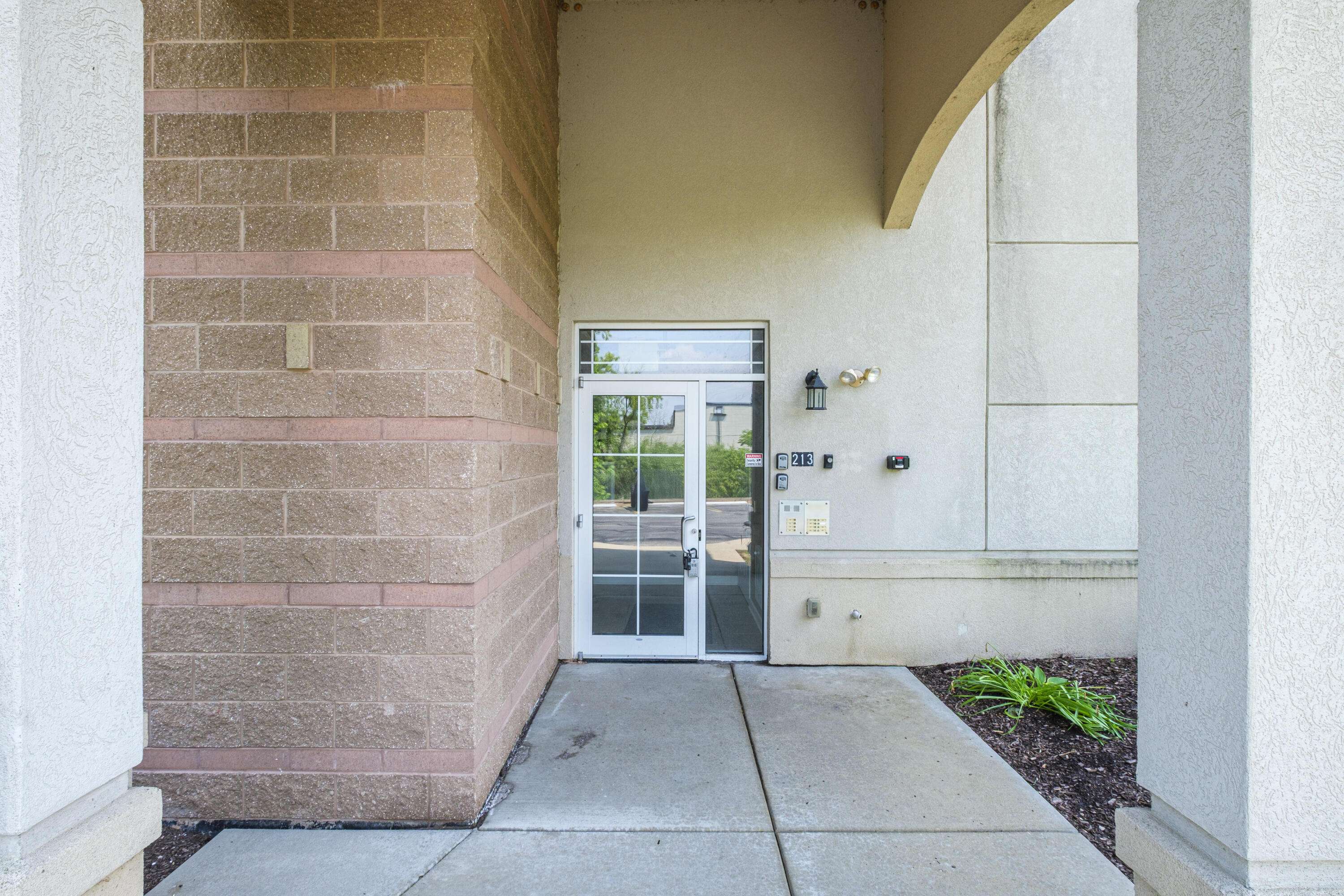Thiensville, WI 53092,213 S Main St Unit 302