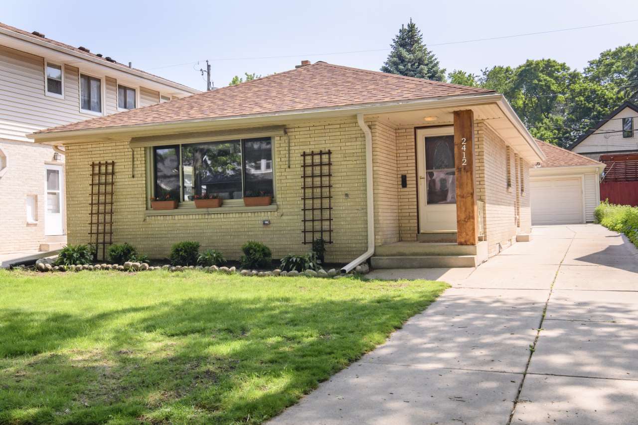 Wauwatosa, WI 53213,2412 N 69th St
