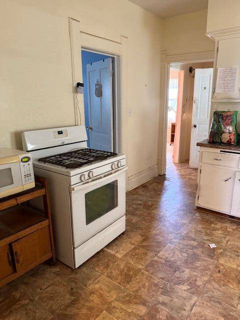 Milwaukee, WI 53215,2326 S 30th St