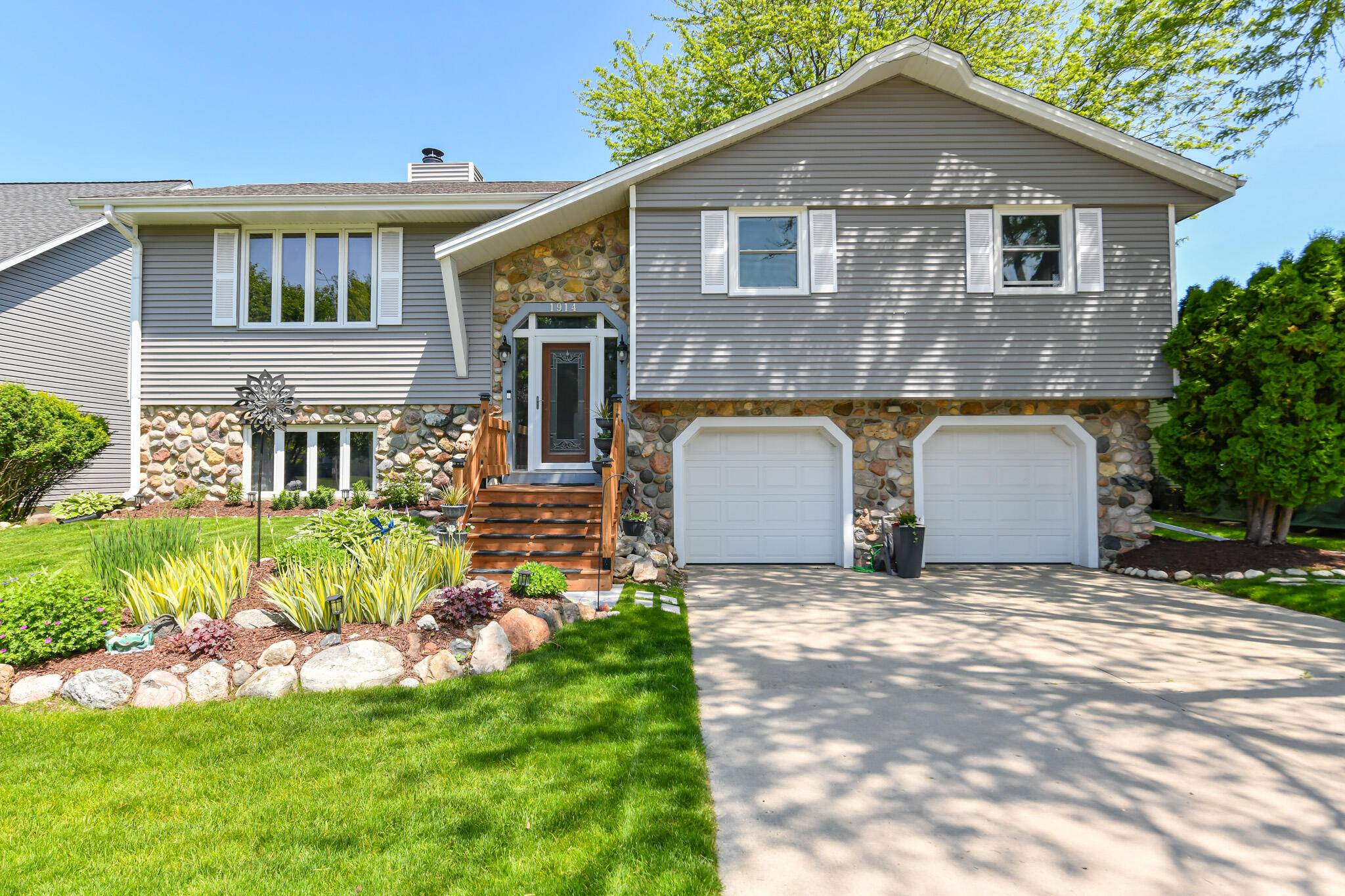 West Bend, WI 53090,1914 Hollow Cir