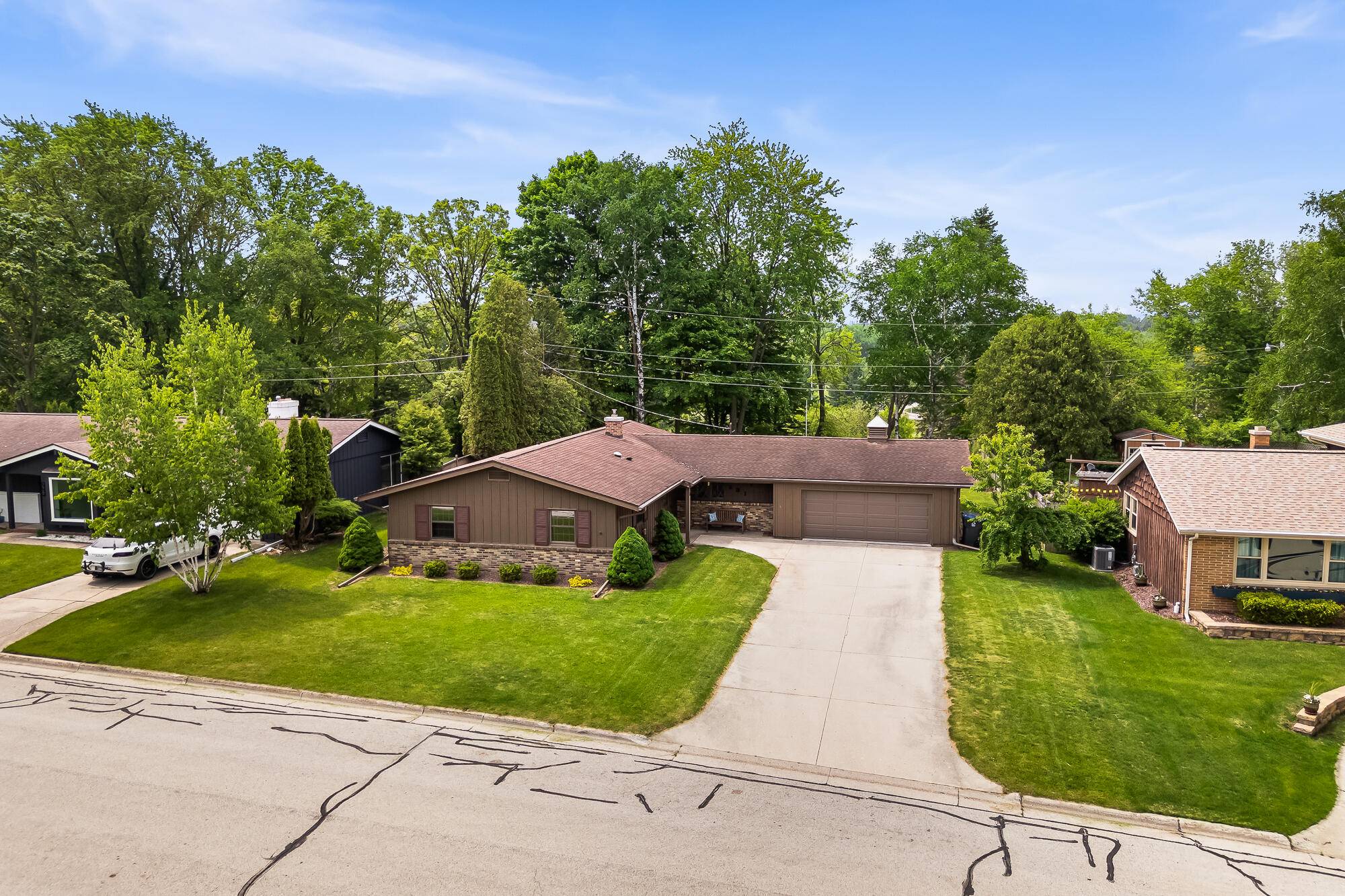 Sheboygan Falls, WI 53085,231 Crestwood Dr