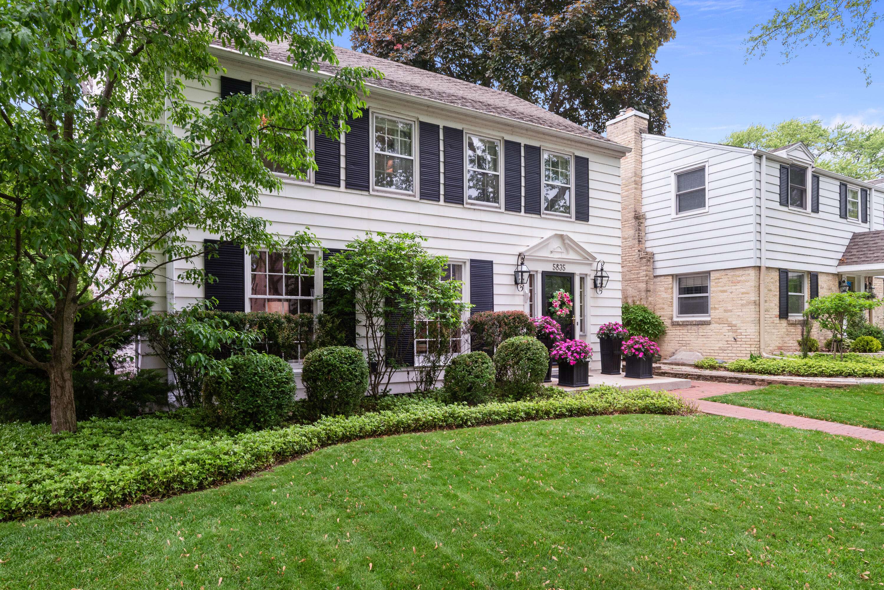 Whitefish Bay, WI 53217,5835 N Lake Dr