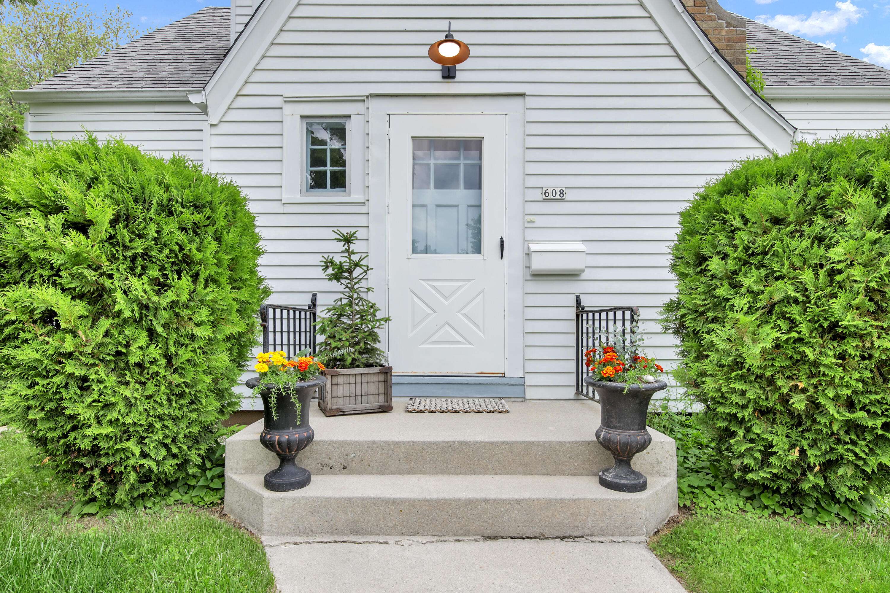 Port Washington, WI 53074,608 N Holden St