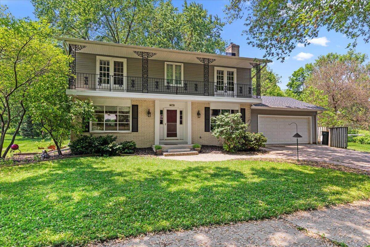 West Bend, WI 53095,736 Summit Dr