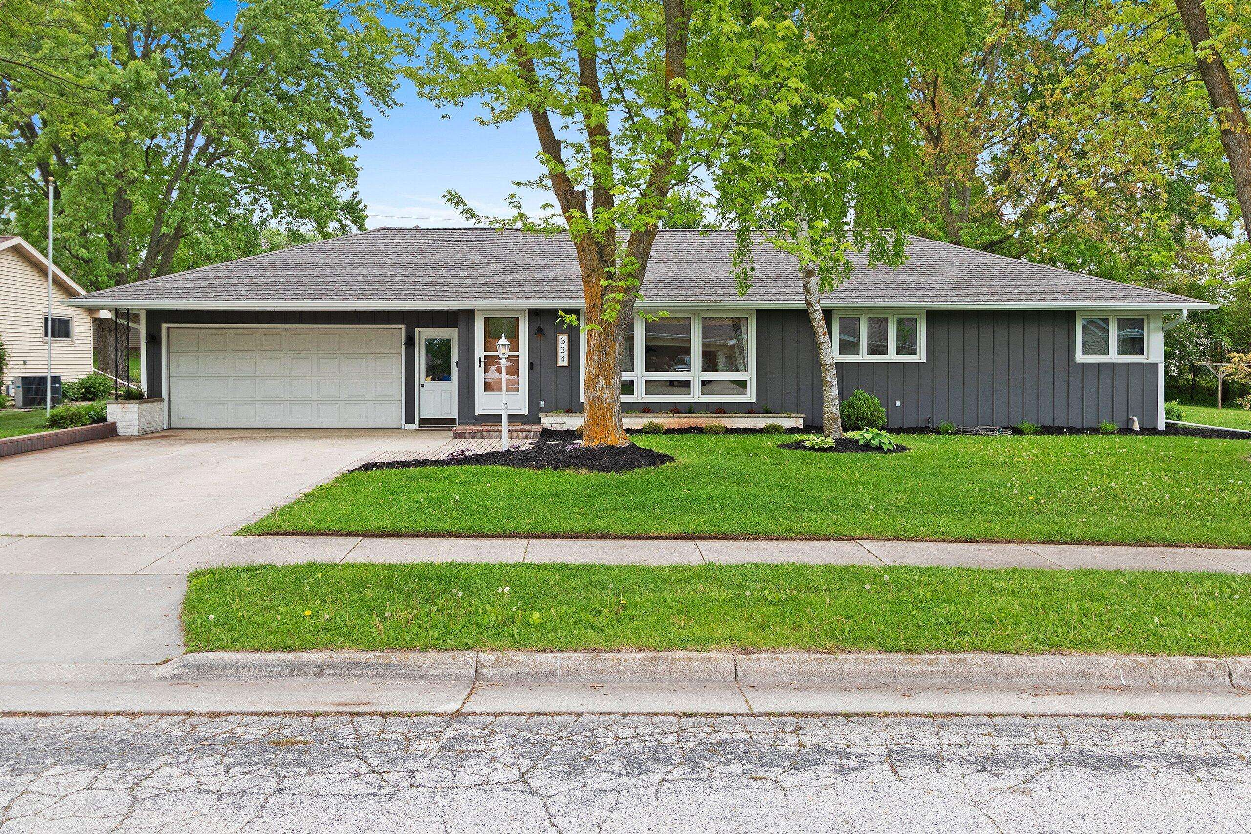 Brillion, WI 54110,334 Lee Ave
