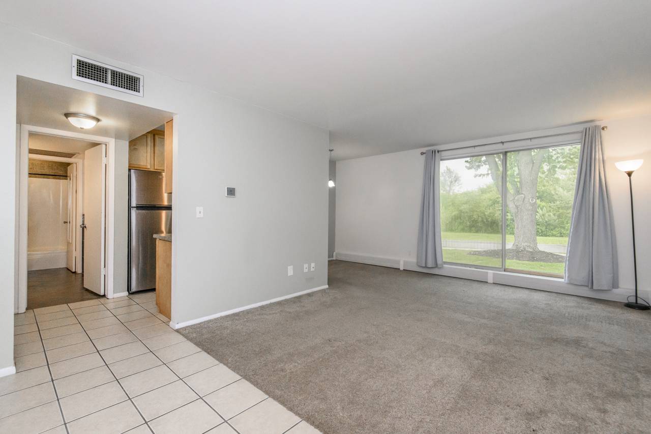 Milwaukee, WI 53225,11926 W Mill Rd Unit 18