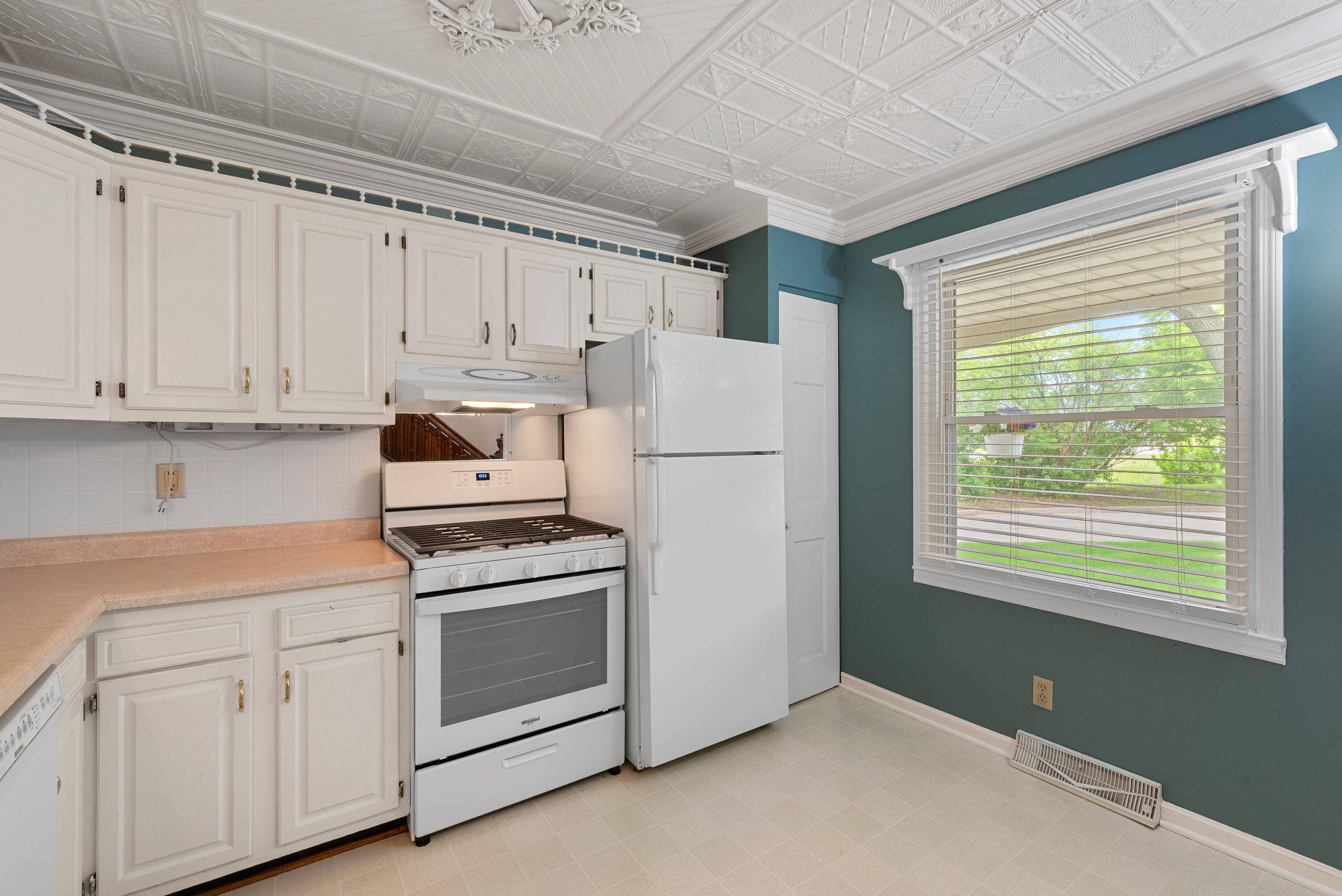 Greendale, WI 53129,6262 W College Ave