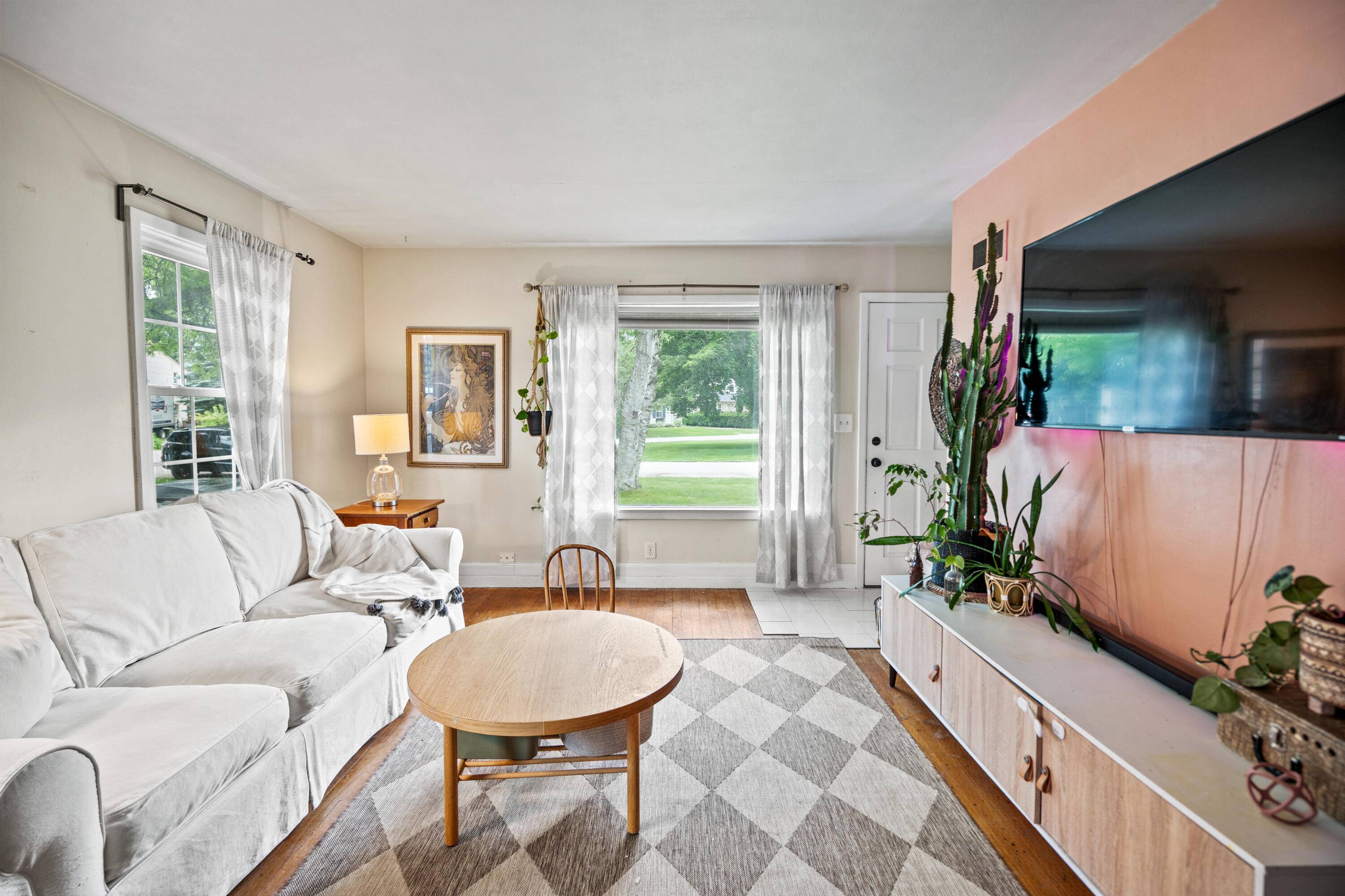 Glendale, WI 53209,860 W La Salle Ave