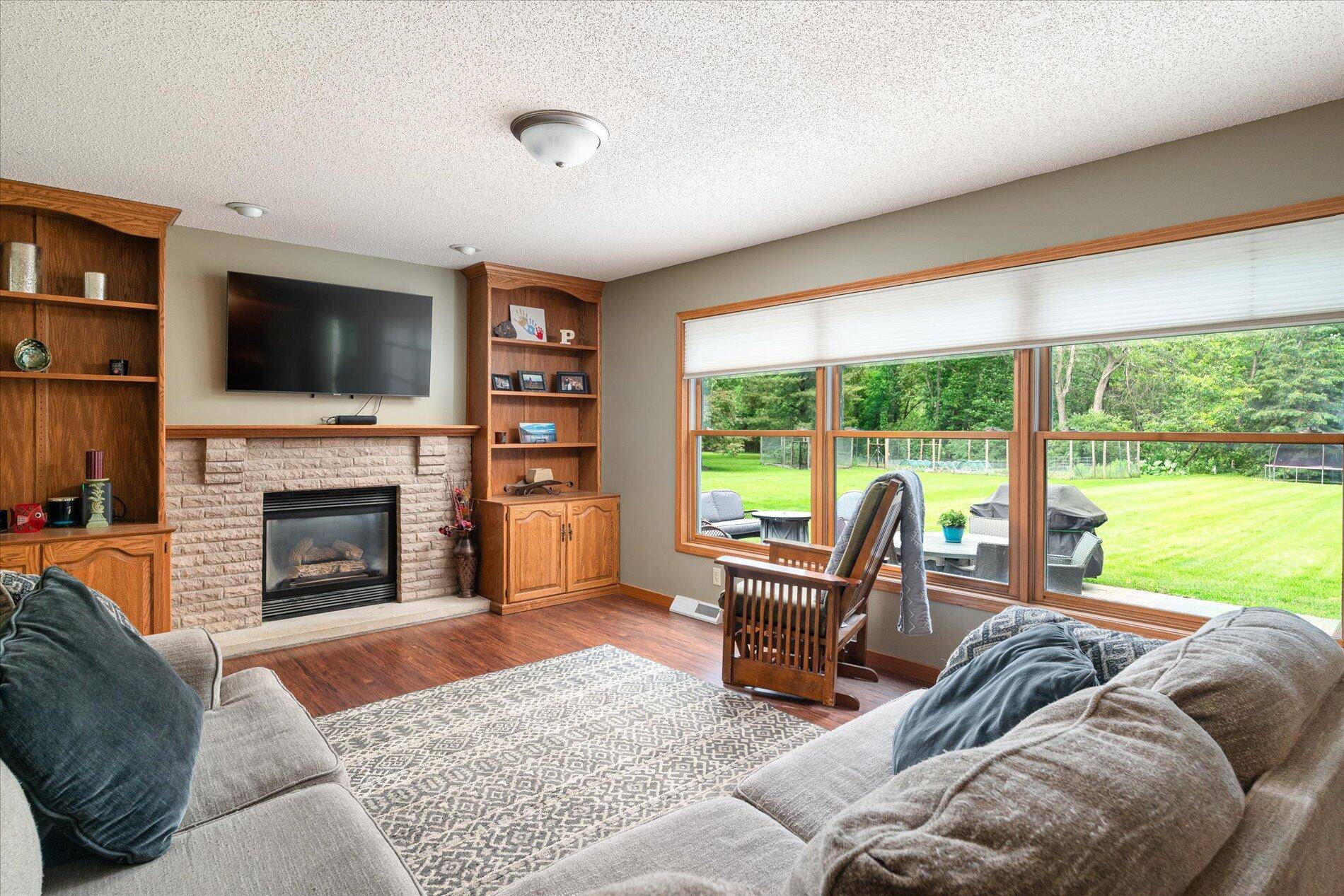 La Crescent, MN 55947,1530 Valley Ln