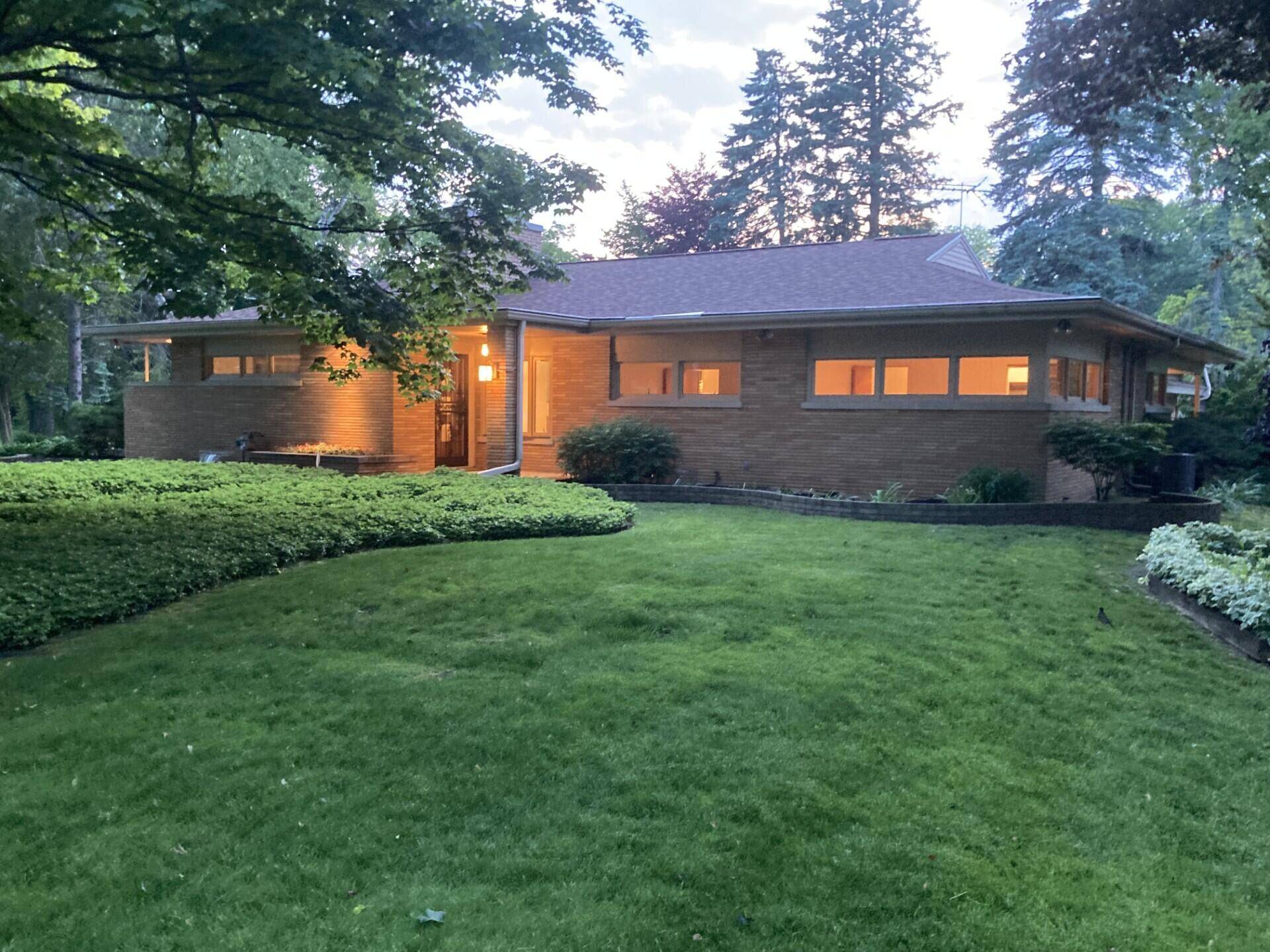 Elmwood Park, WI 53405,3358 Taylor Ave