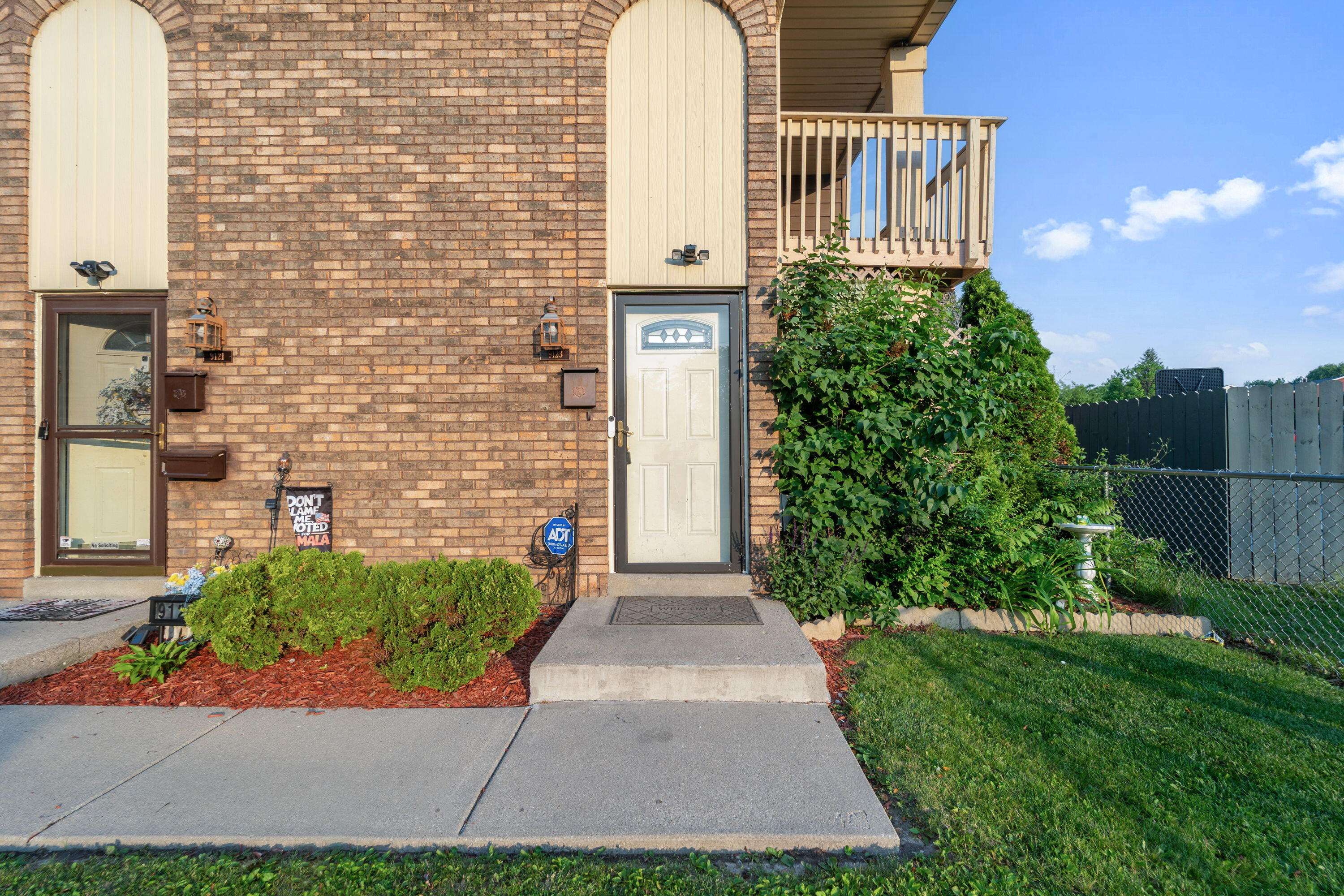 Milwaukee, WI 53224,9123 N 85th St Unit B-2