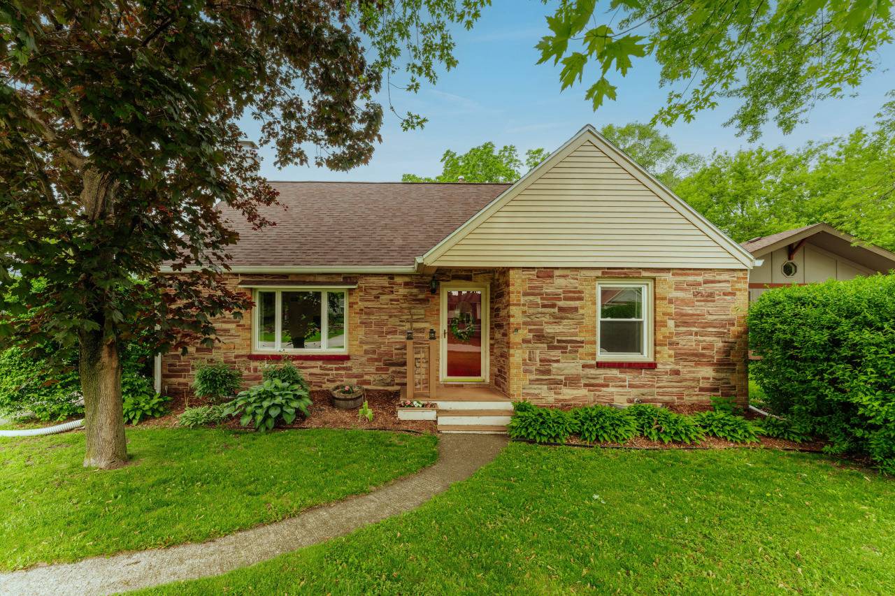 Oak Creek, WI 53154,7405 S Pennsylvania Ave