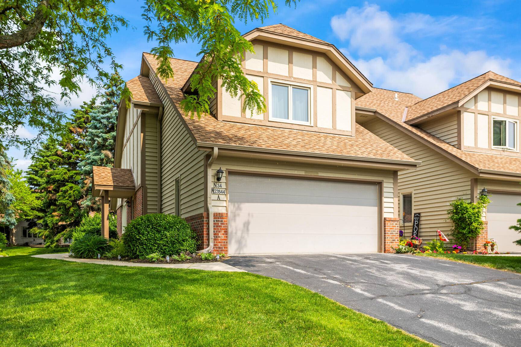 Pewaukee, WI 53072,N34W23844 Grace Ave Unit A