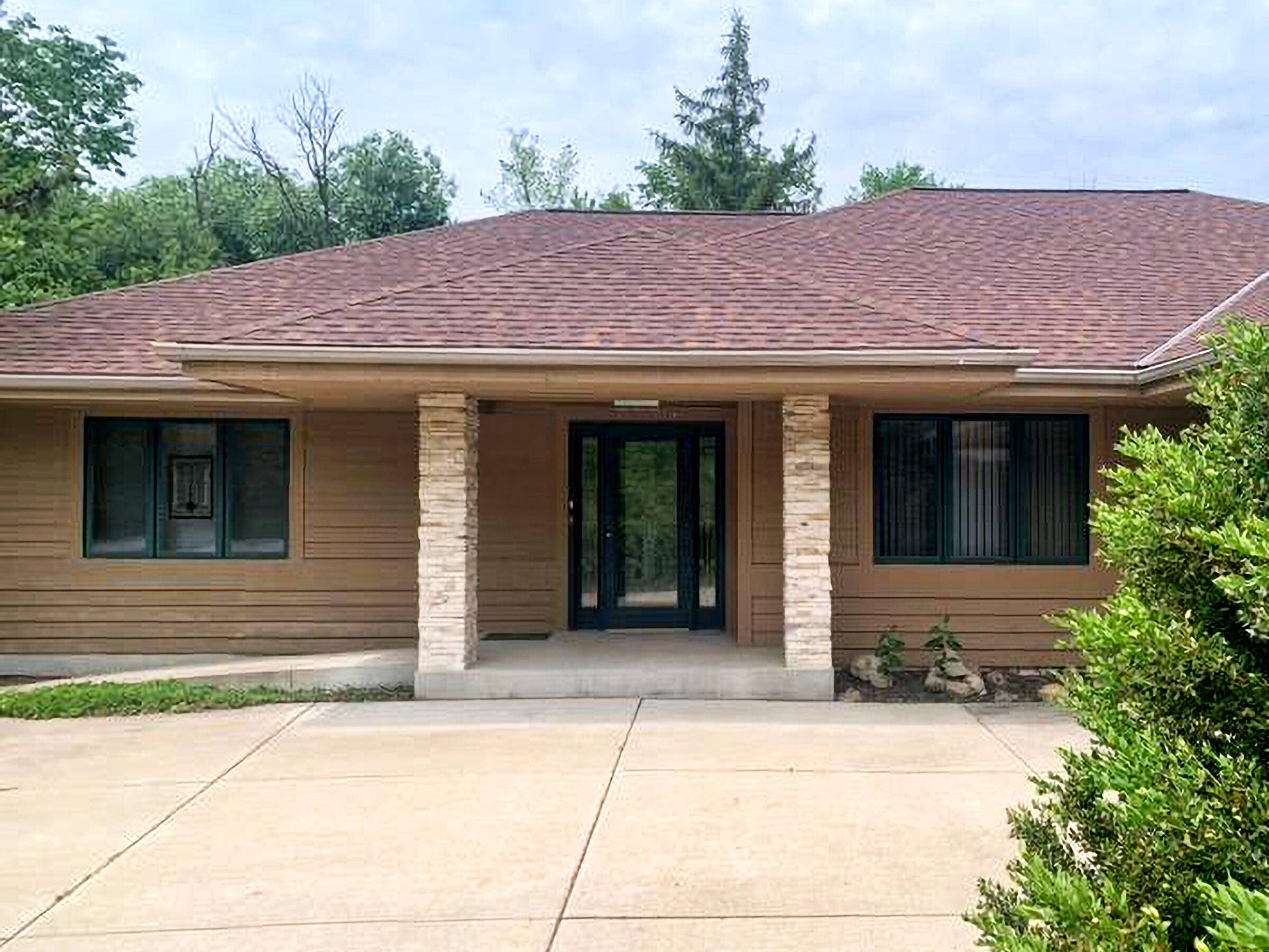 New Berlin, WI 53151,3381 S Highpointe Dr