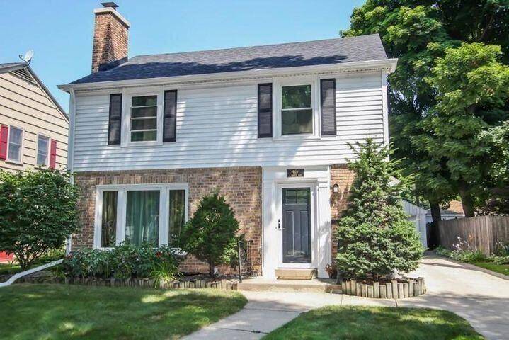 Whitefish Bay, WI 53217,908 E Hampton Rd
