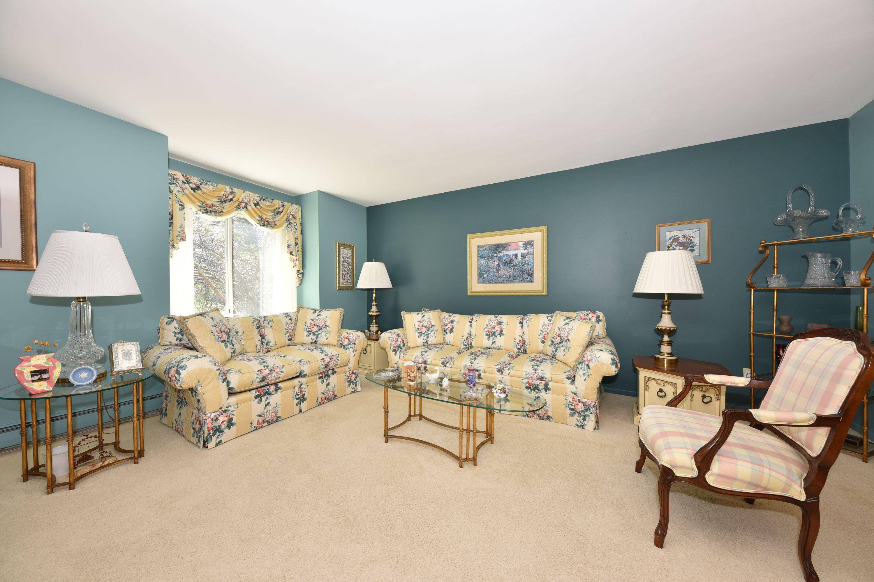 Glendale, WI 53209,2220 W Good Hope Rd Unit 21
