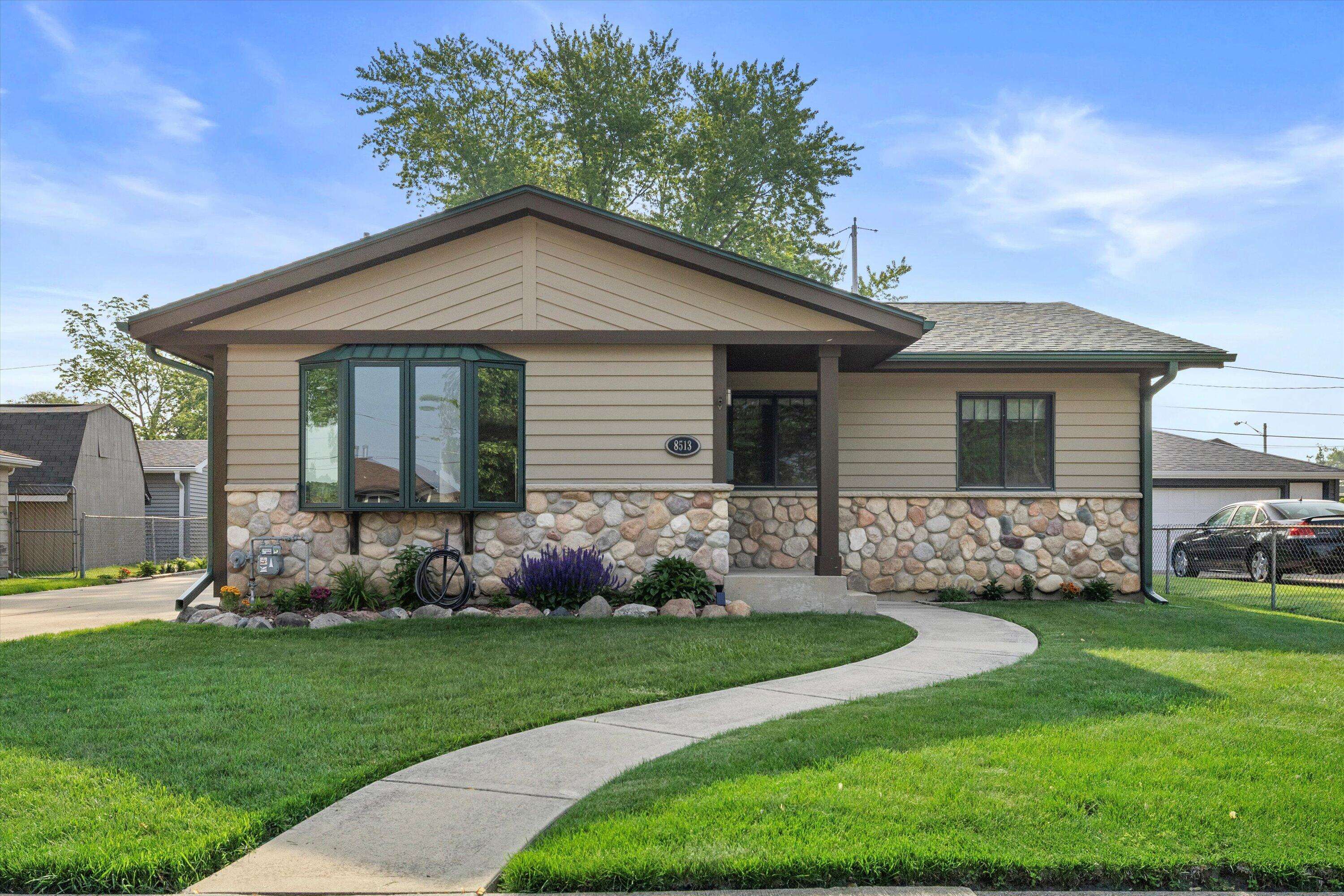 Kenosha, WI 53143,8513 20th Ave
