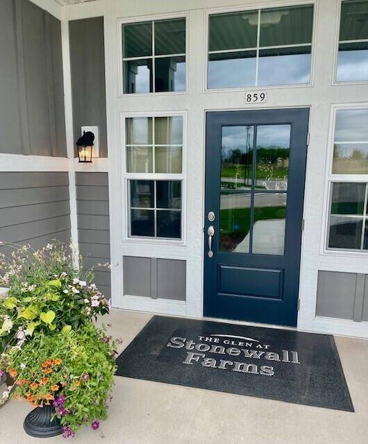 Grafton, WI 53024,847 N Verona Cir Unit 2-5
