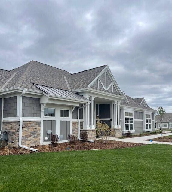 Grafton, WI 53024,847 N Verona Cir Unit 2-5