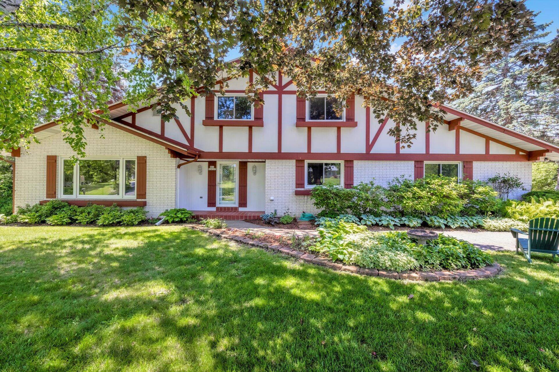 Menomonee Falls, WI 53051,N61W16165 Hawthorne Dr