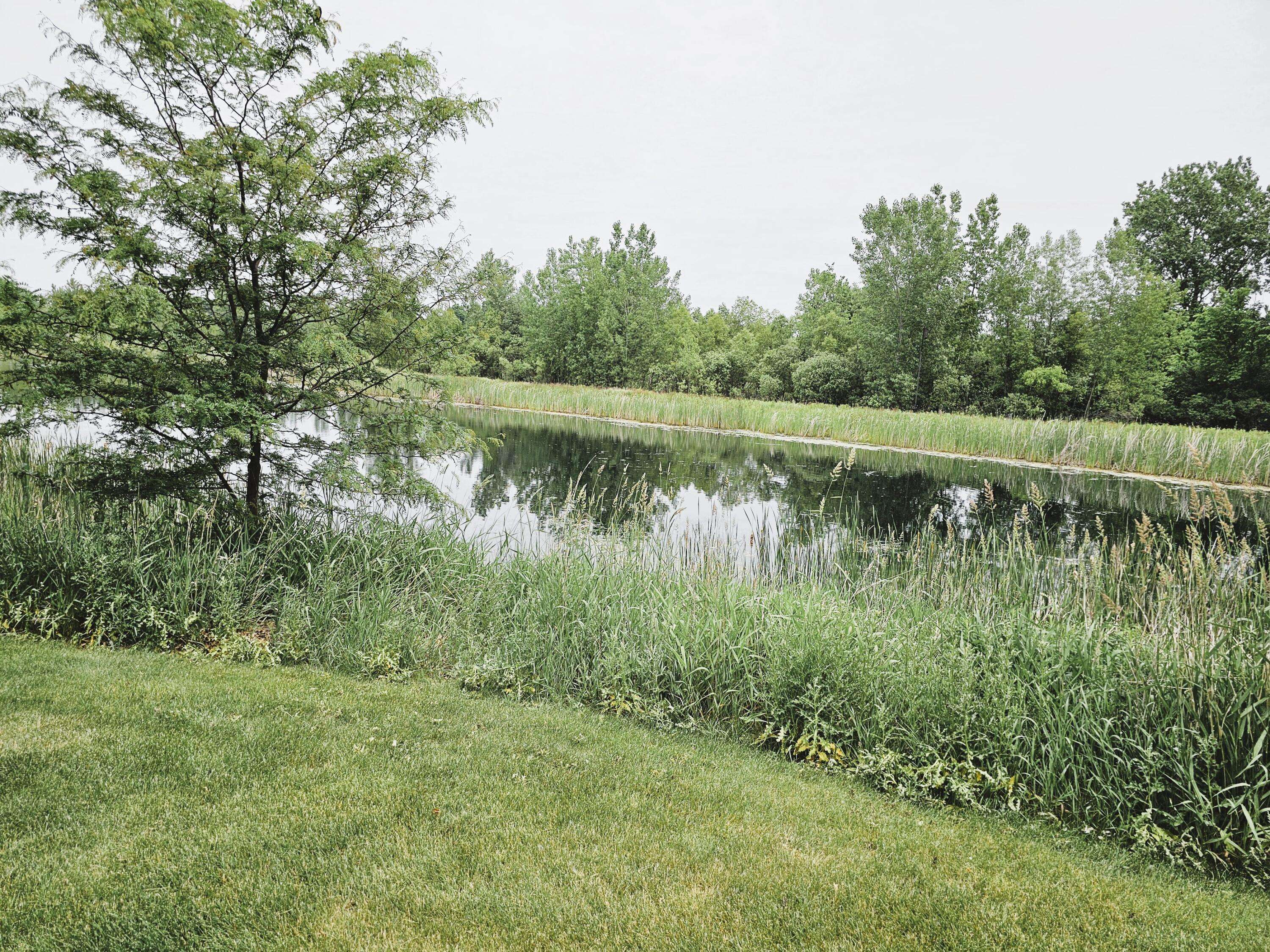 Pewaukee, WI 53072,N16W26401 Meadowgrass Cir Unit B