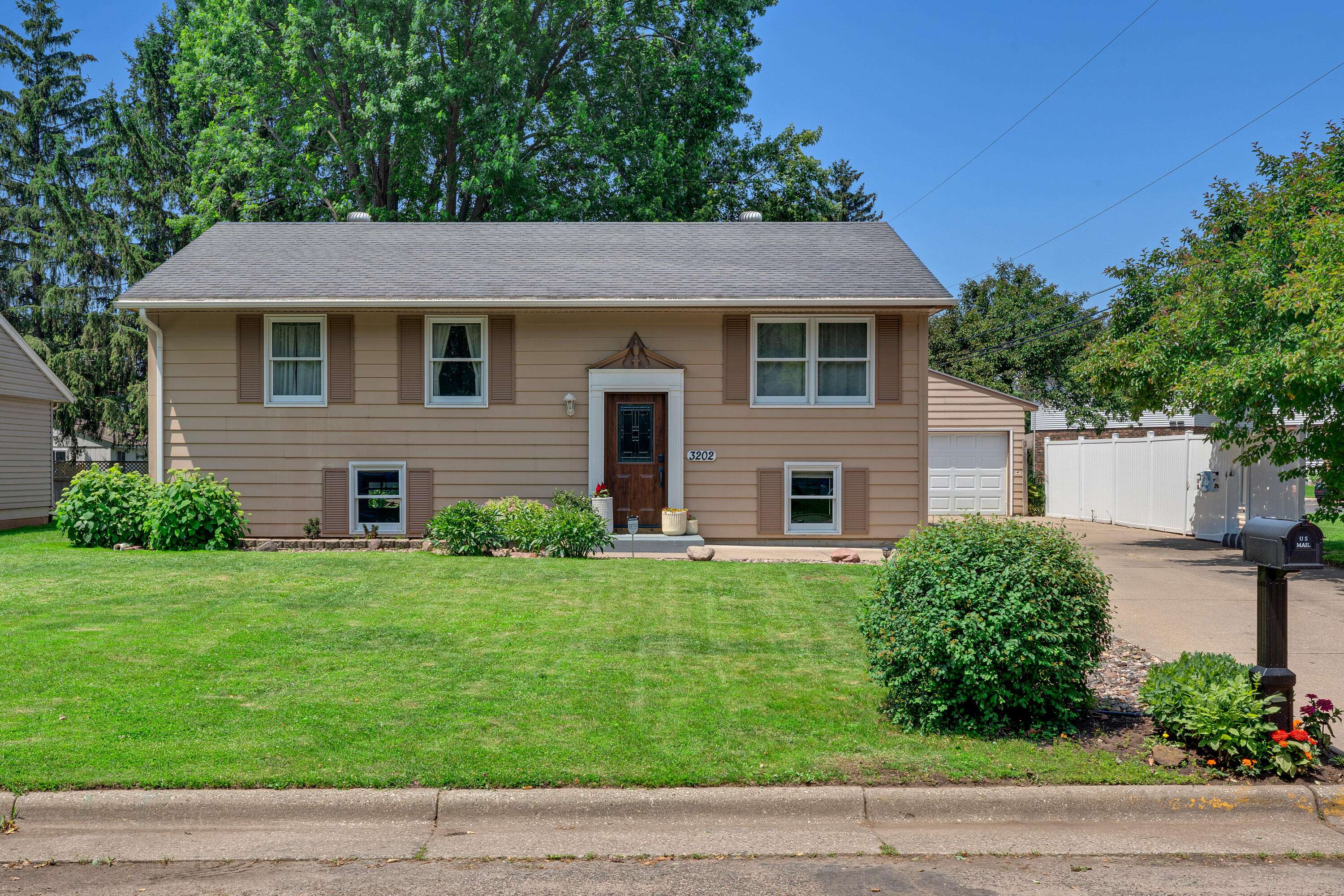 La Crosse, WI 54601,3202 34th St S