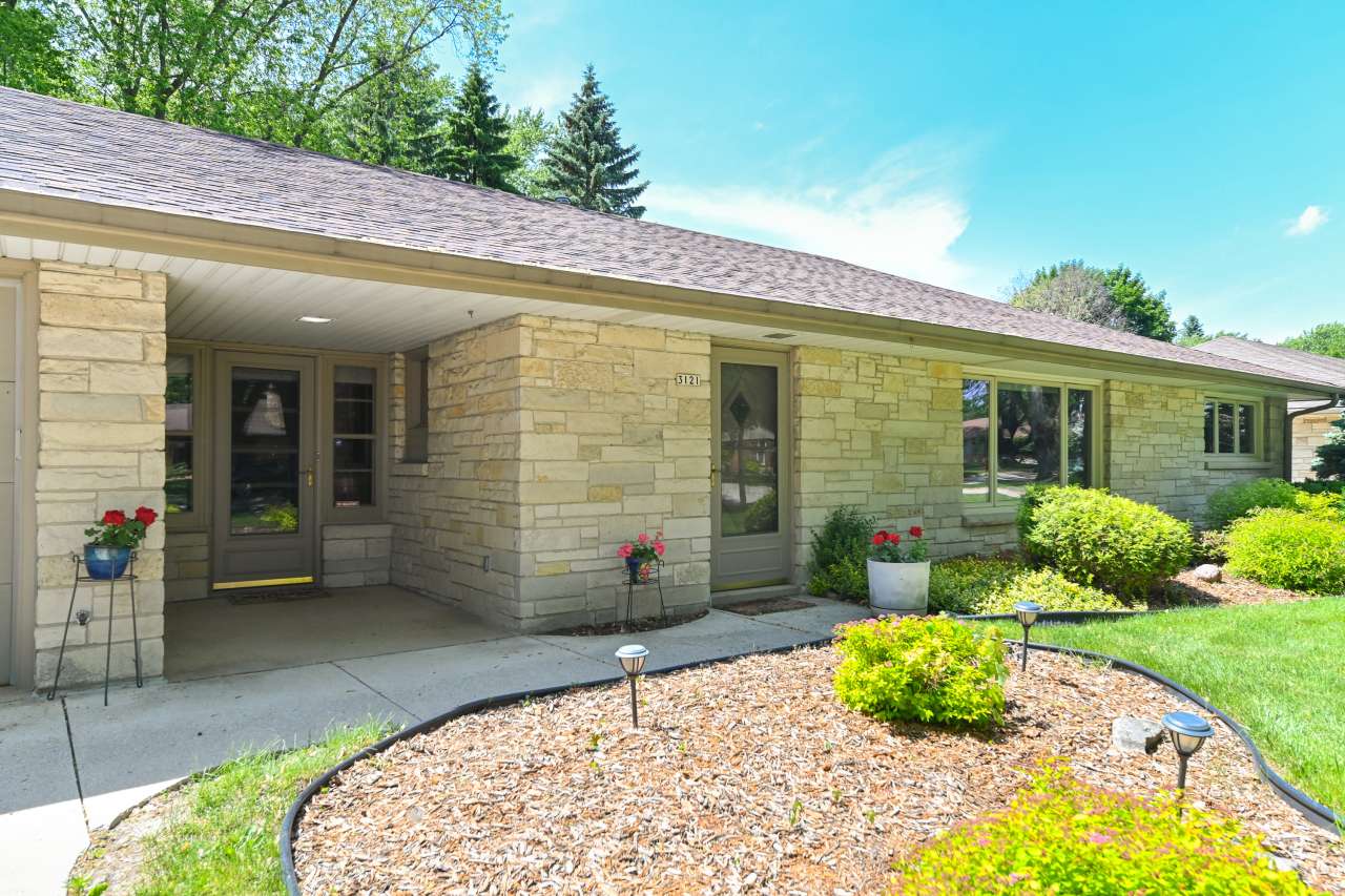 Wauwatosa, WI 53222,3121 N 105th St