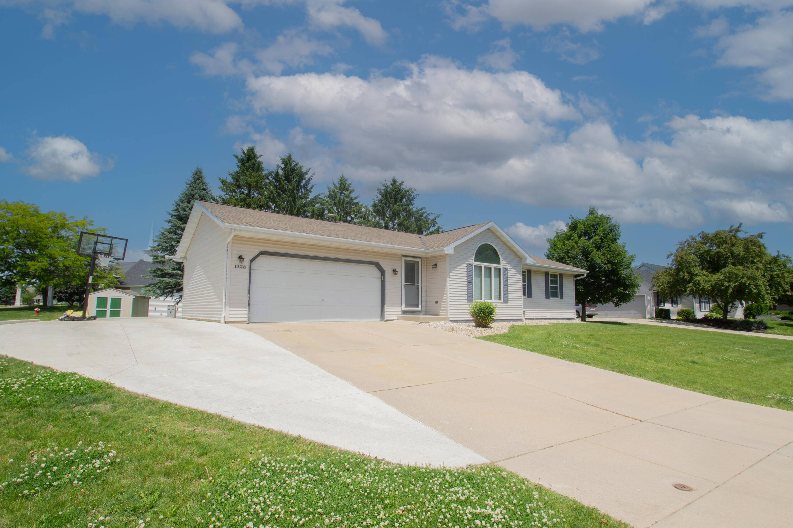 Watertown, WI 53098,1326 Louisa St