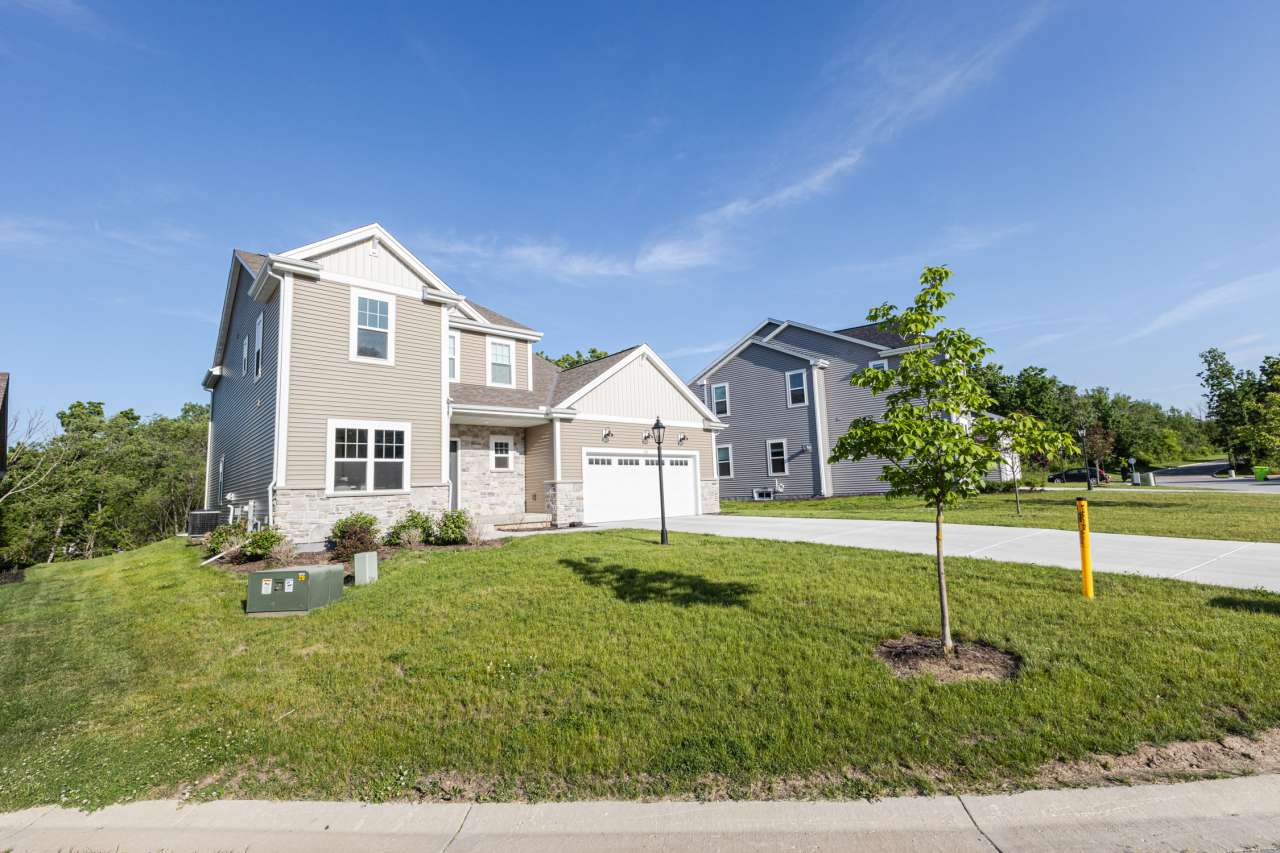 Hartland, WI 53029,310 Paradise Ct