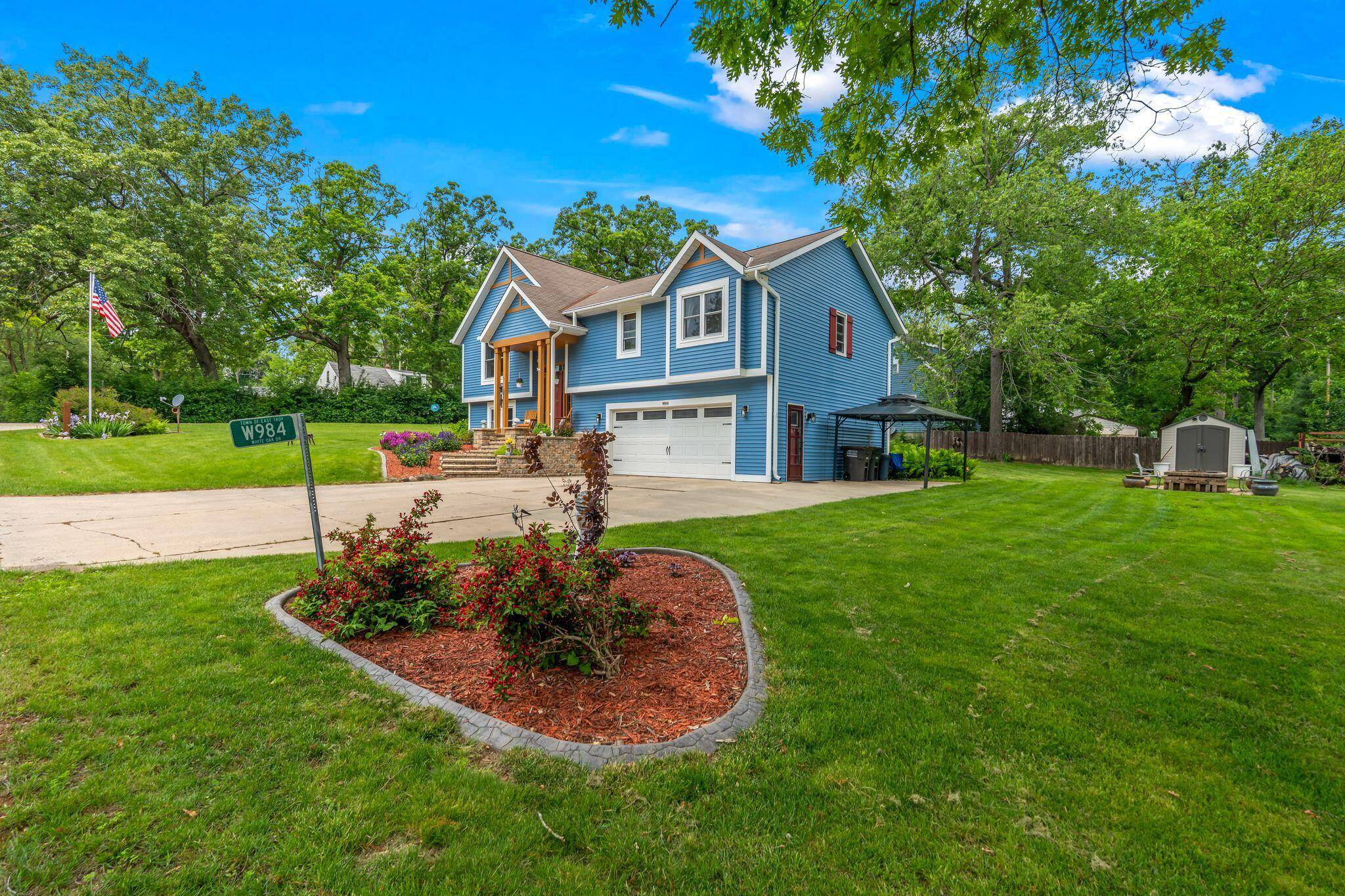 East Troy, WI 53120,W984 White Oak Dr