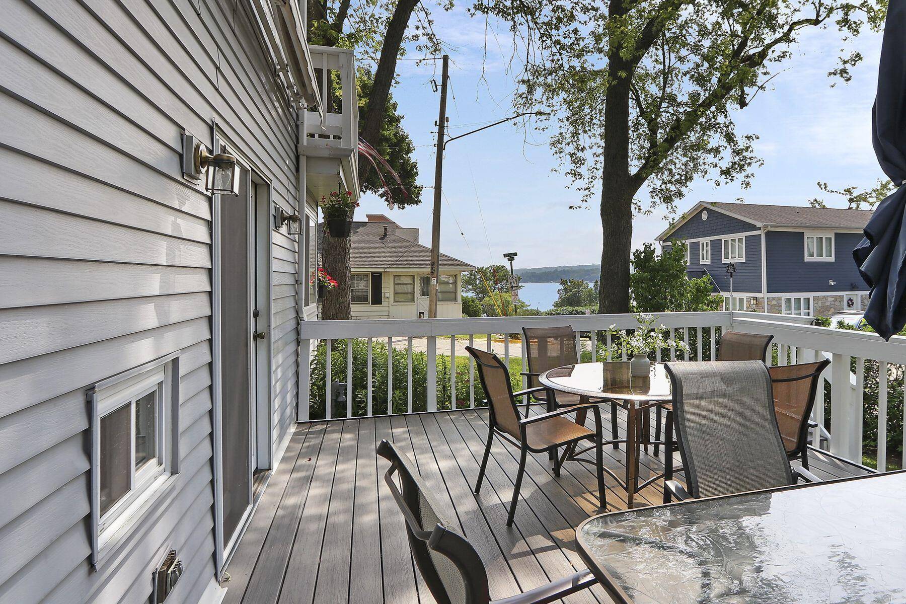 Fontana, WI 53125,170 Big Foot St