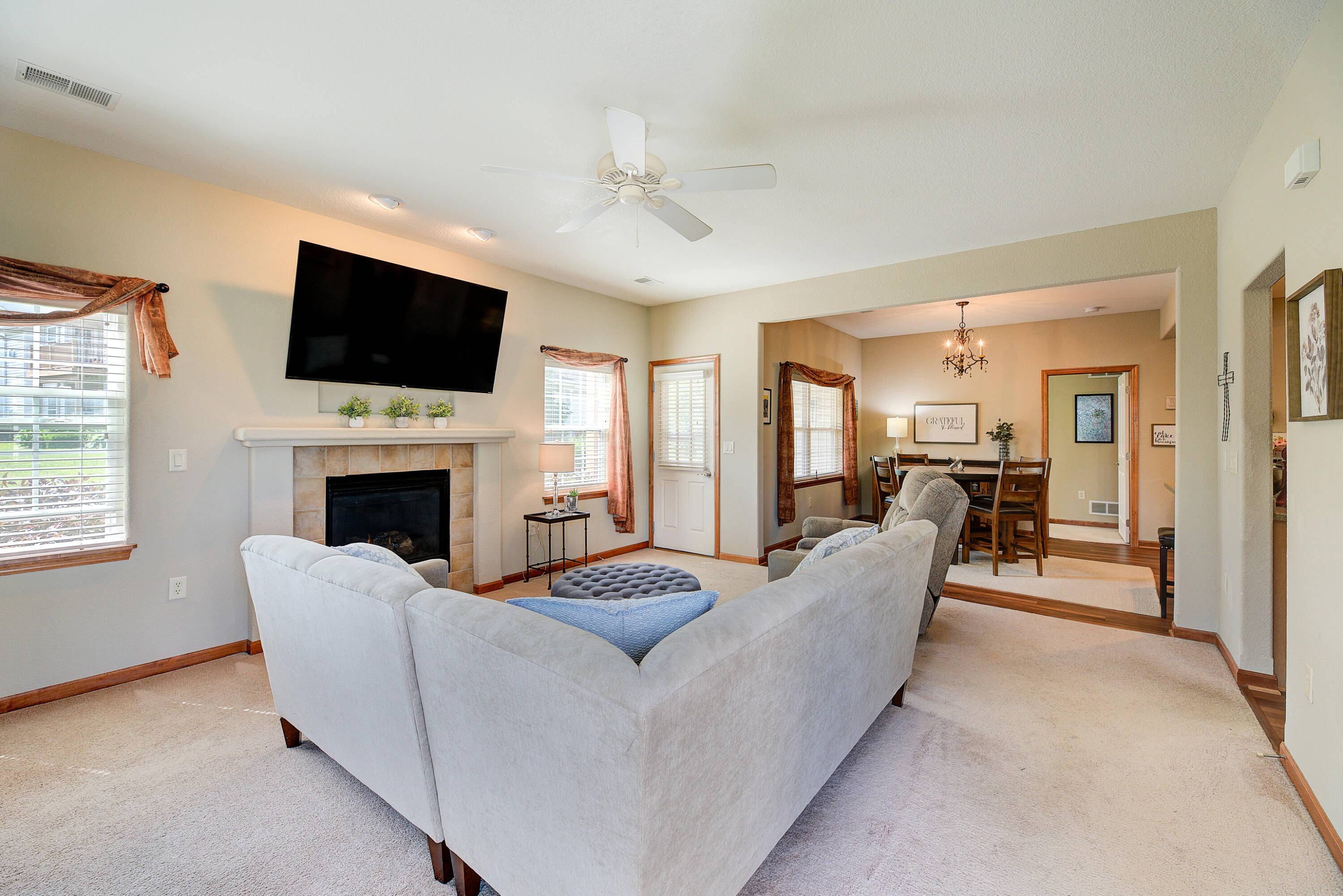 Slinger, WI 53086,455 Cedar Ct Unit 410-2