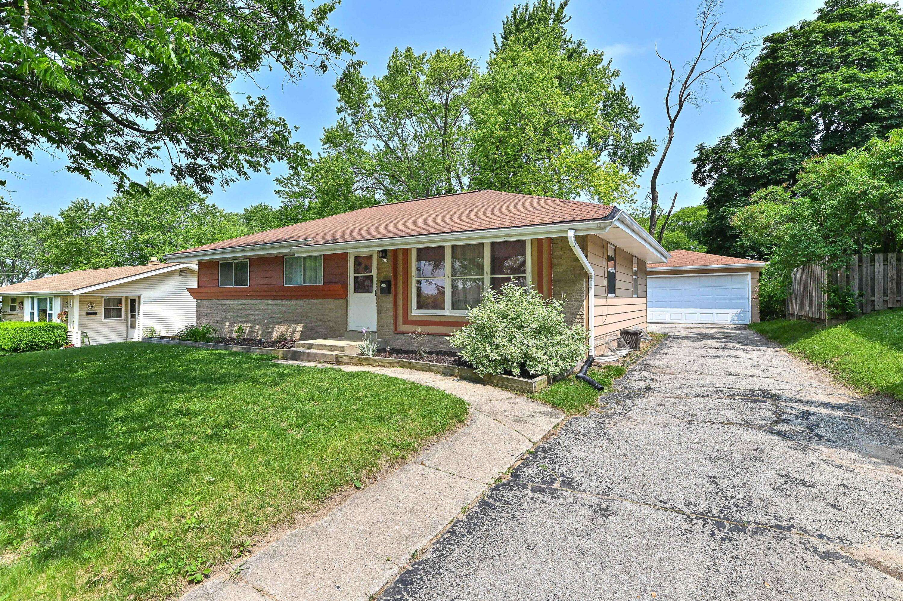 Waukesha, WI 53189,426 Richard St