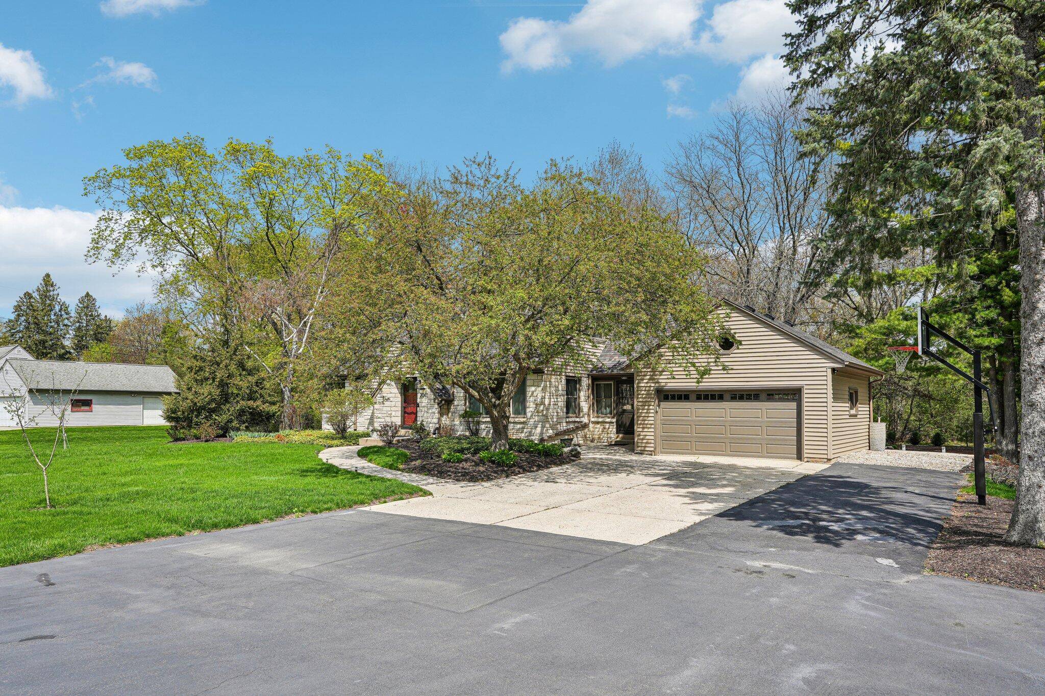 Elm Grove, WI 53122,2040 San Fernando Dr