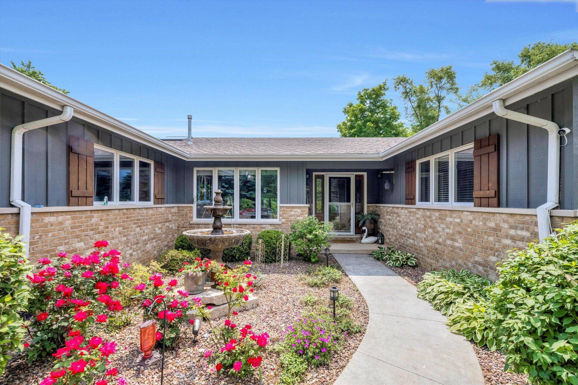 Twin Lakes, WI 53181,1551 Richmond Rd