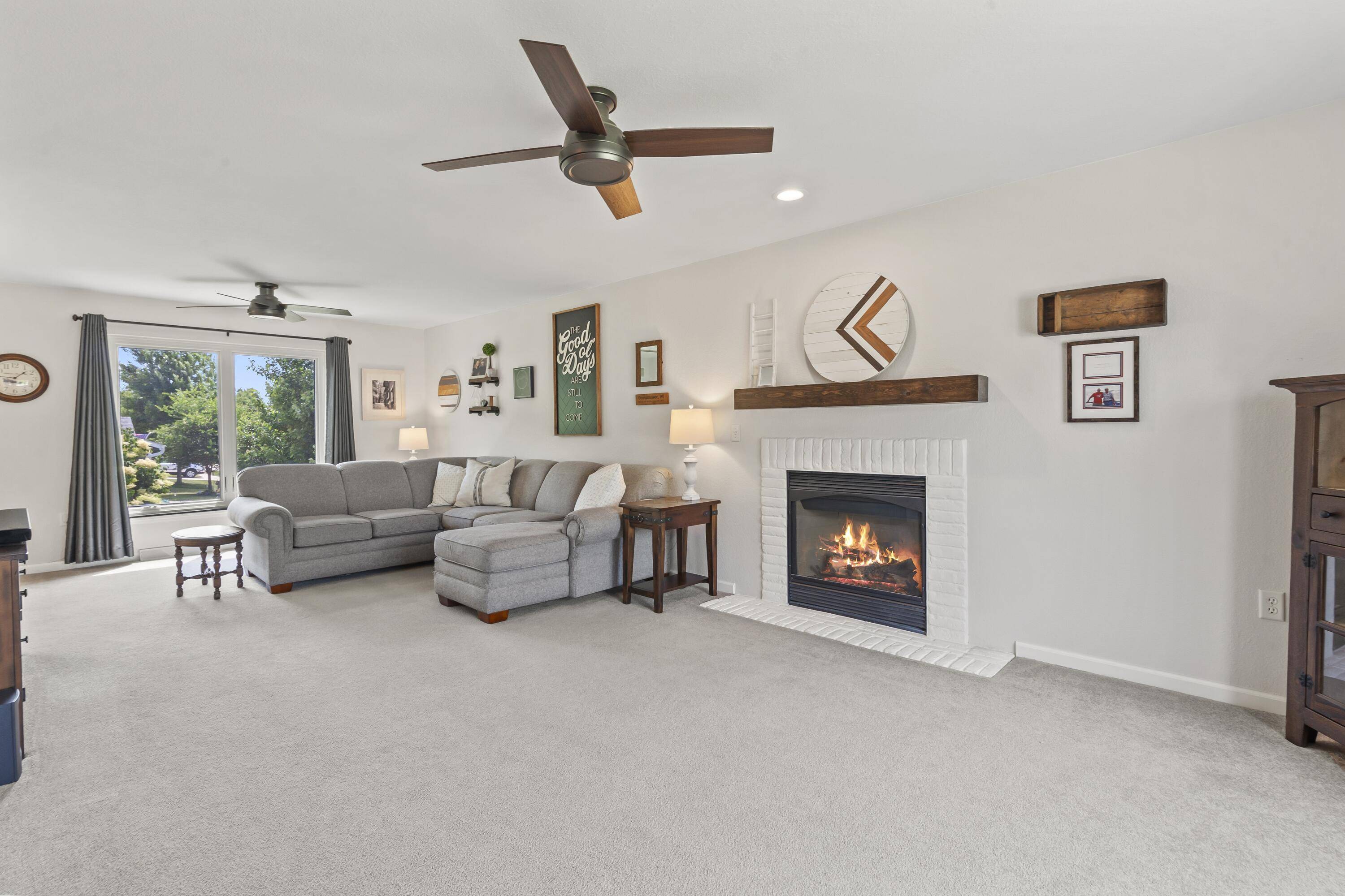Oconomowoc, WI 53066,833 Goldenview Ct